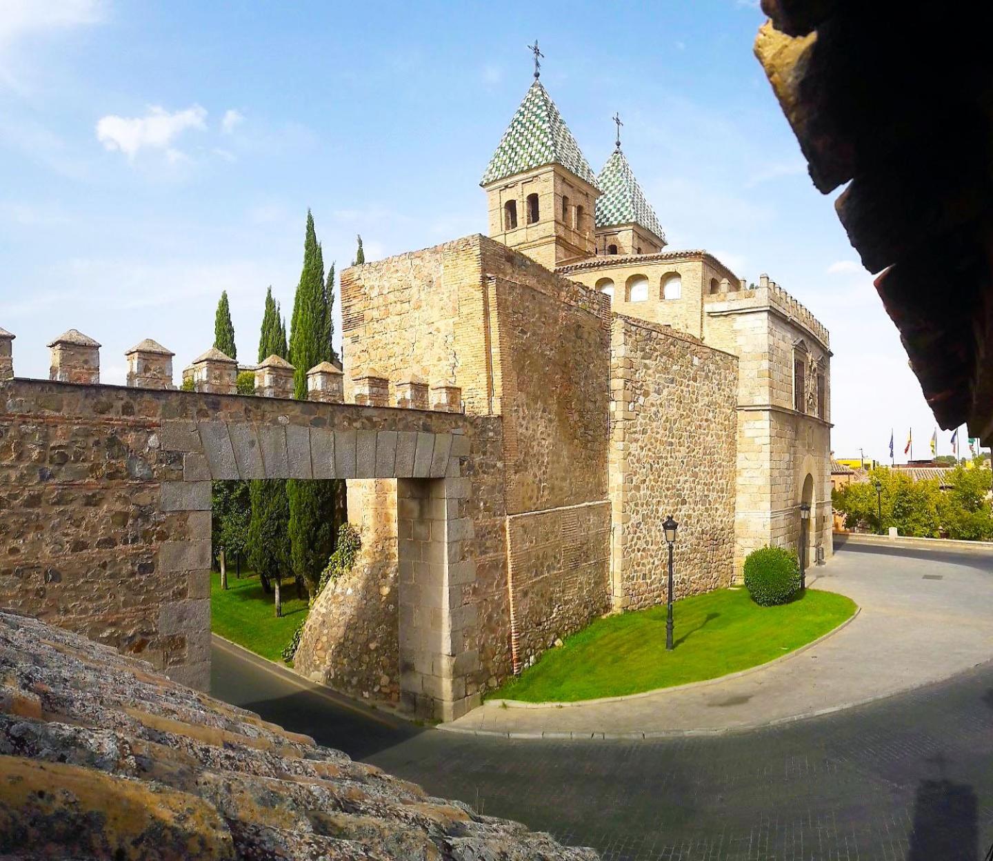 Casa de Bisagra