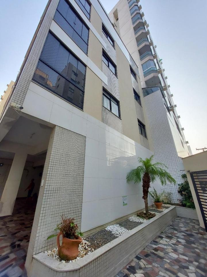 Lindo apartamento 50 metros da praia do morro, três quartos e duas vagas de garagem view 3