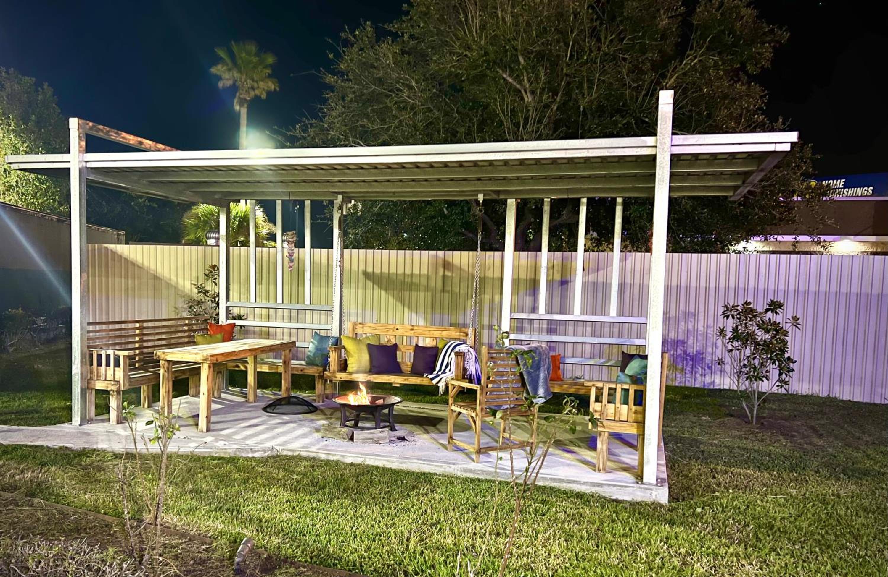 Island Suites Hobby Airport