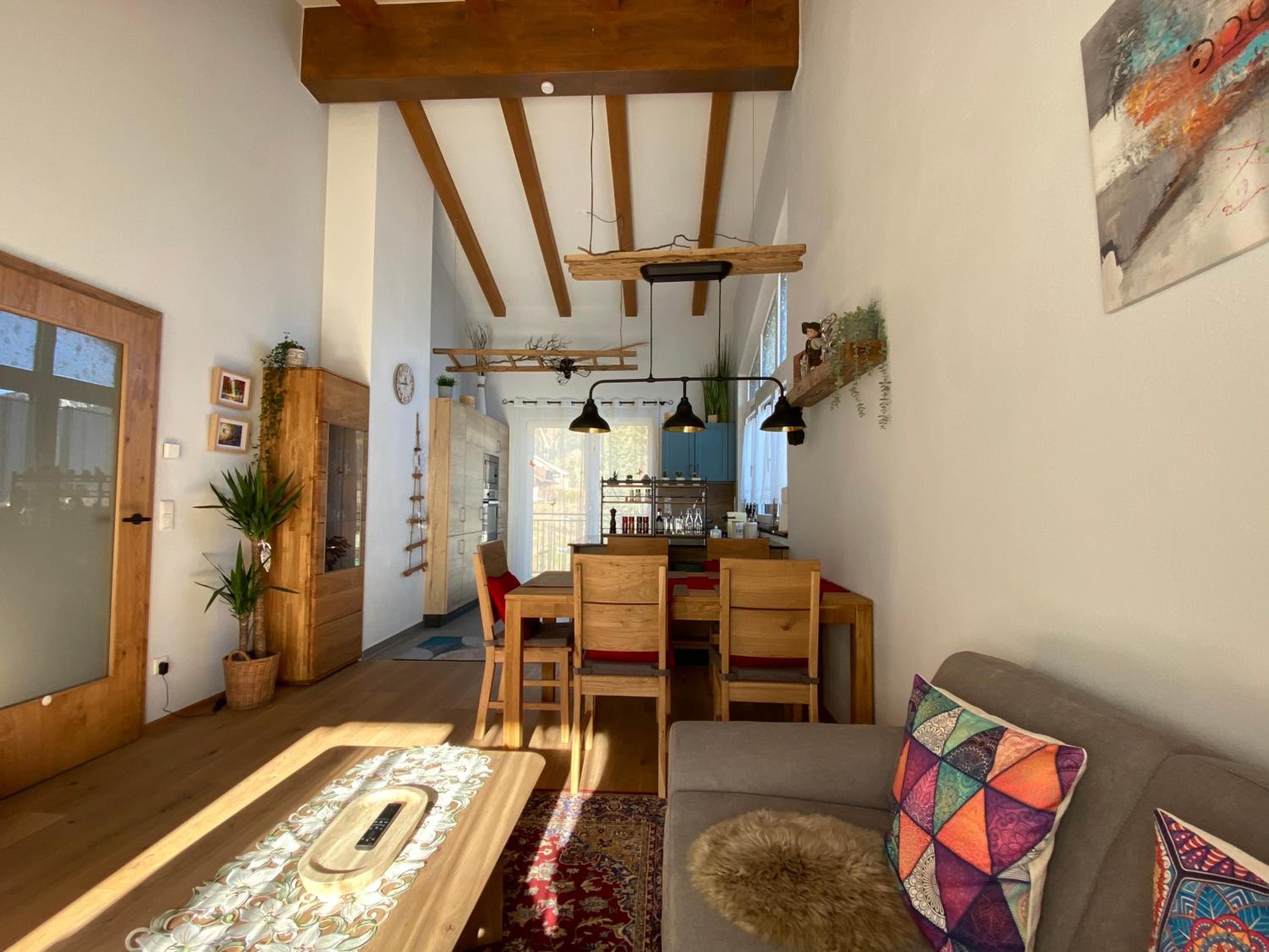 Moderne Kaminstube