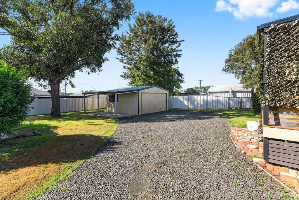 HOLIDAYS ON LOVE STREET / HUNTER VALLEY