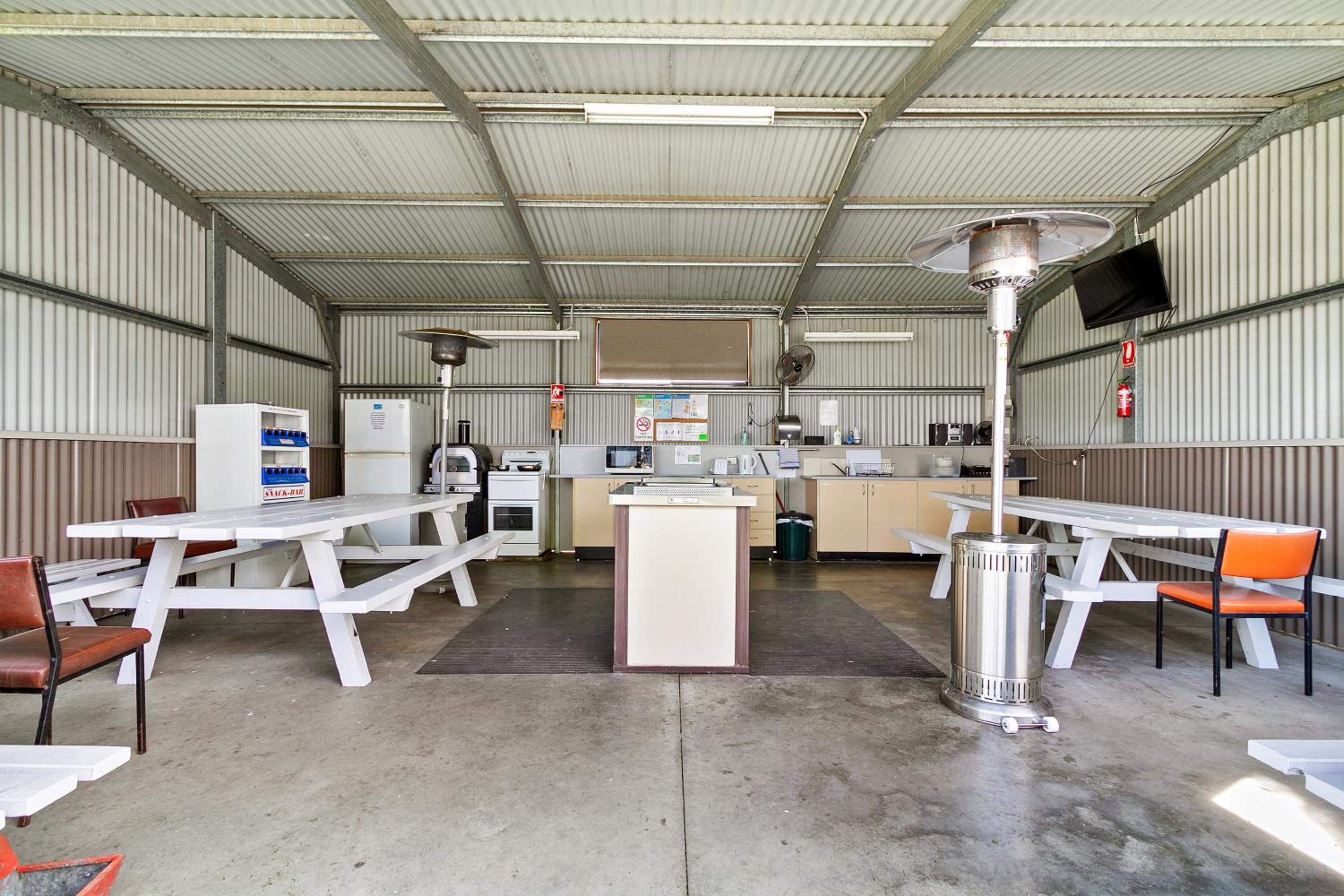 Traralgon Holiday Village