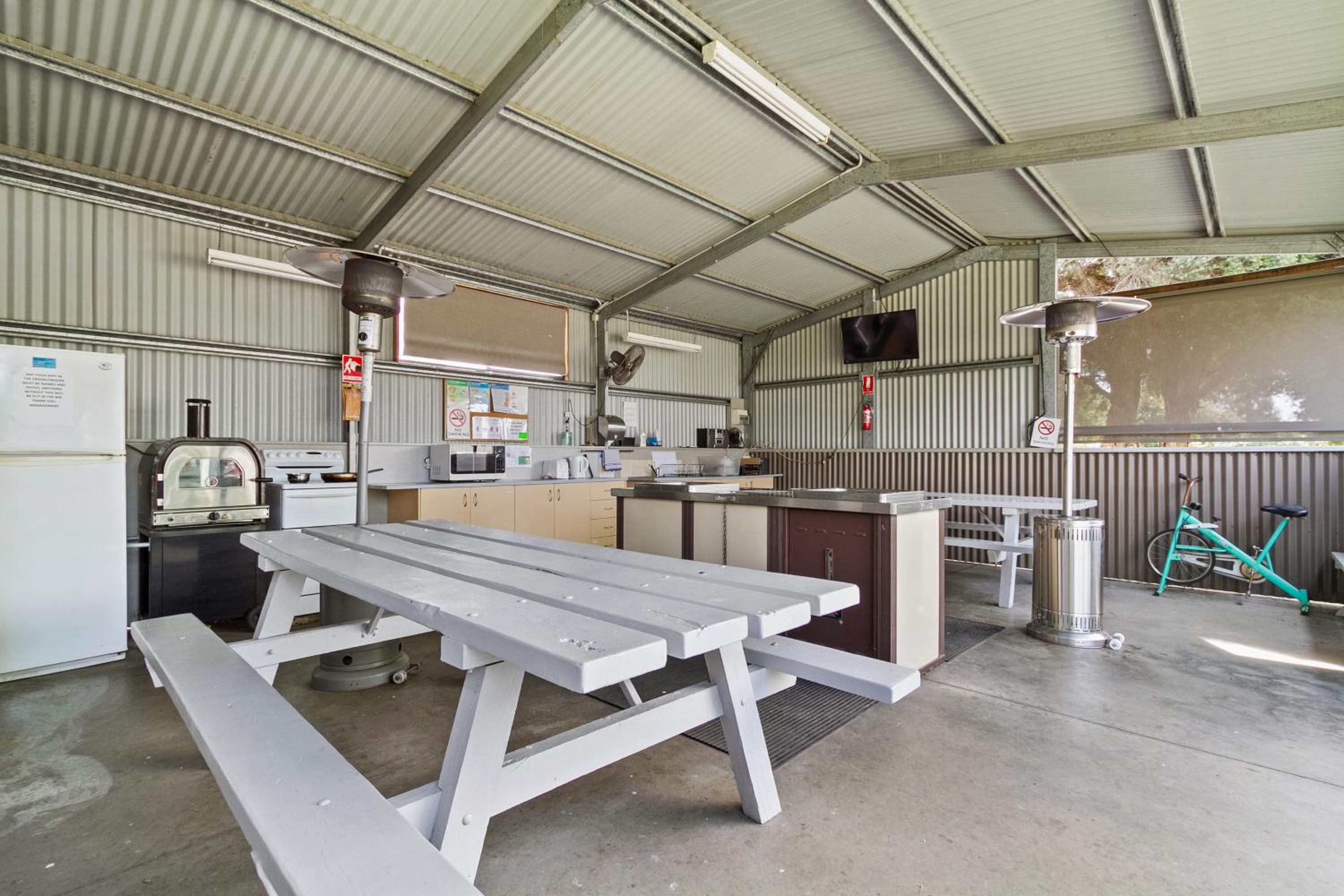 Traralgon Holiday Village