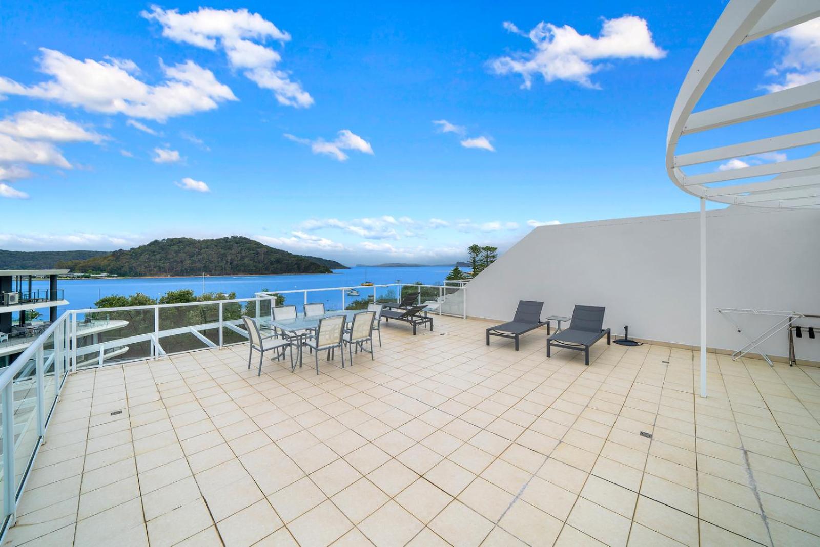 Bella Mare - 2 Bedroom Ocean View Terrace Apt