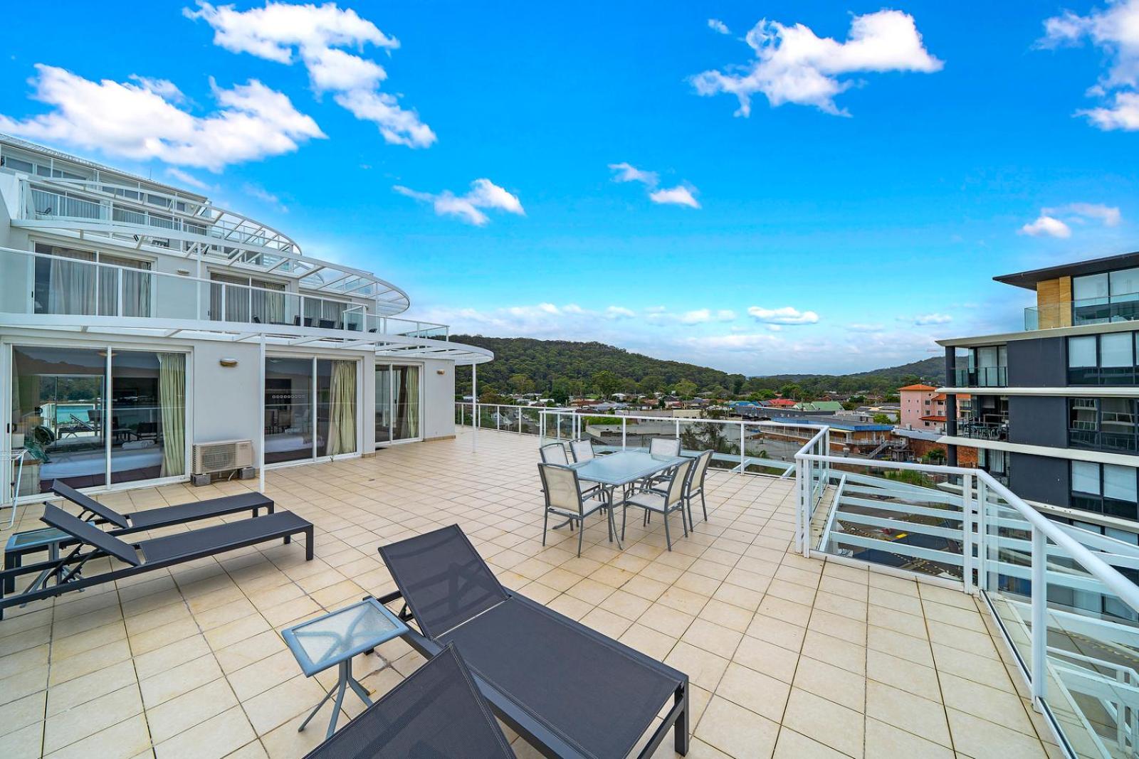 Bella Mare - 2 Bedroom Ocean View Terrace Apt