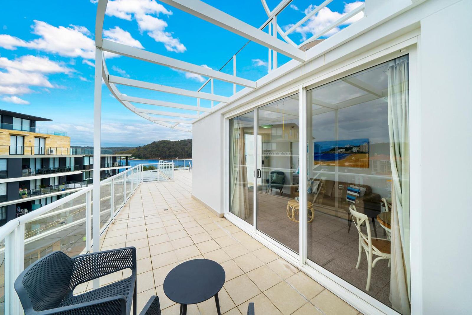 Bella Mare - 2 Bedroom Ocean View Terrace Apt