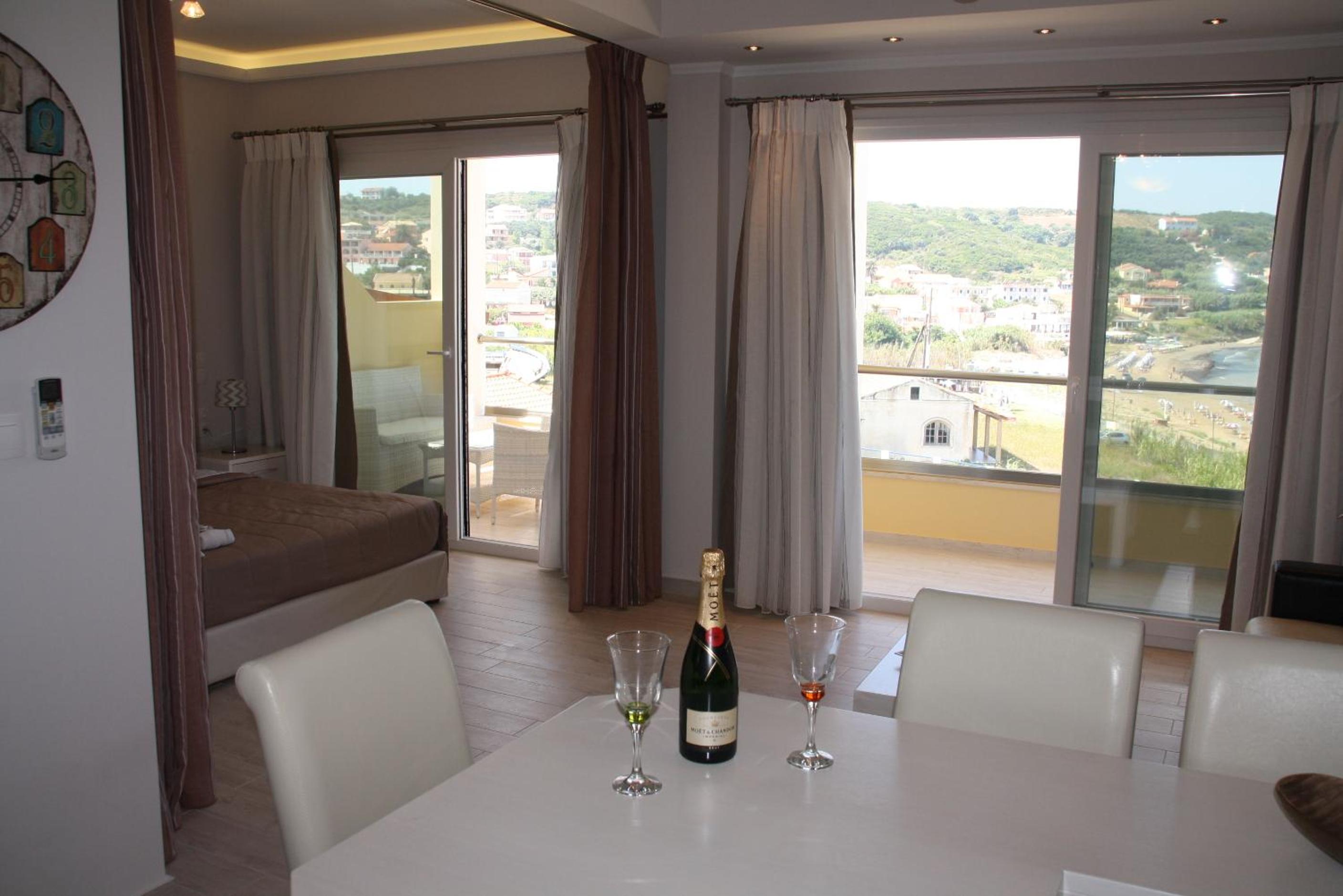 Paralia Luxury Suites
