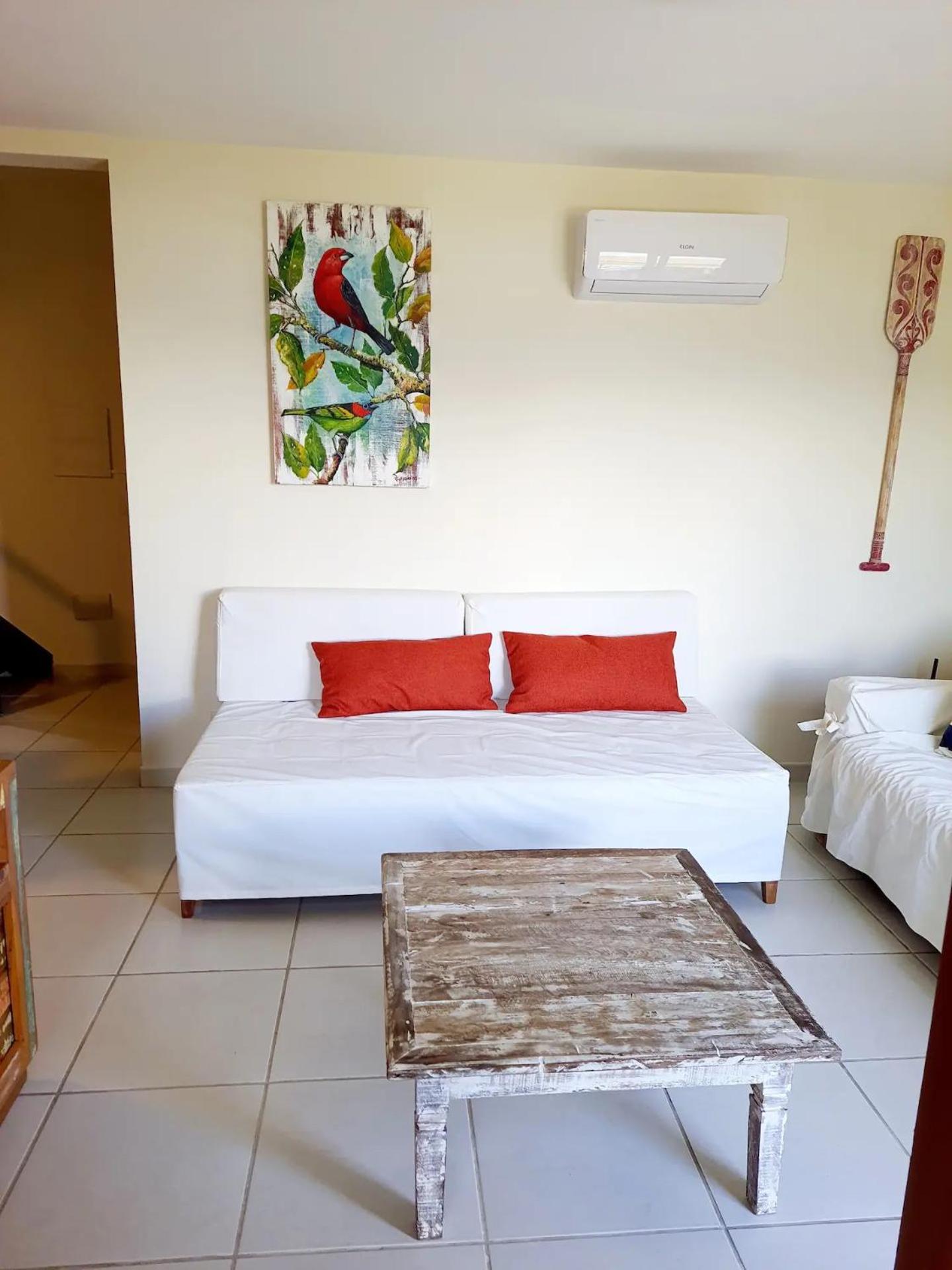 Residência em condom, 1 ou 2 suítes, vista para o mar, Praia do Curral, Ilhabela