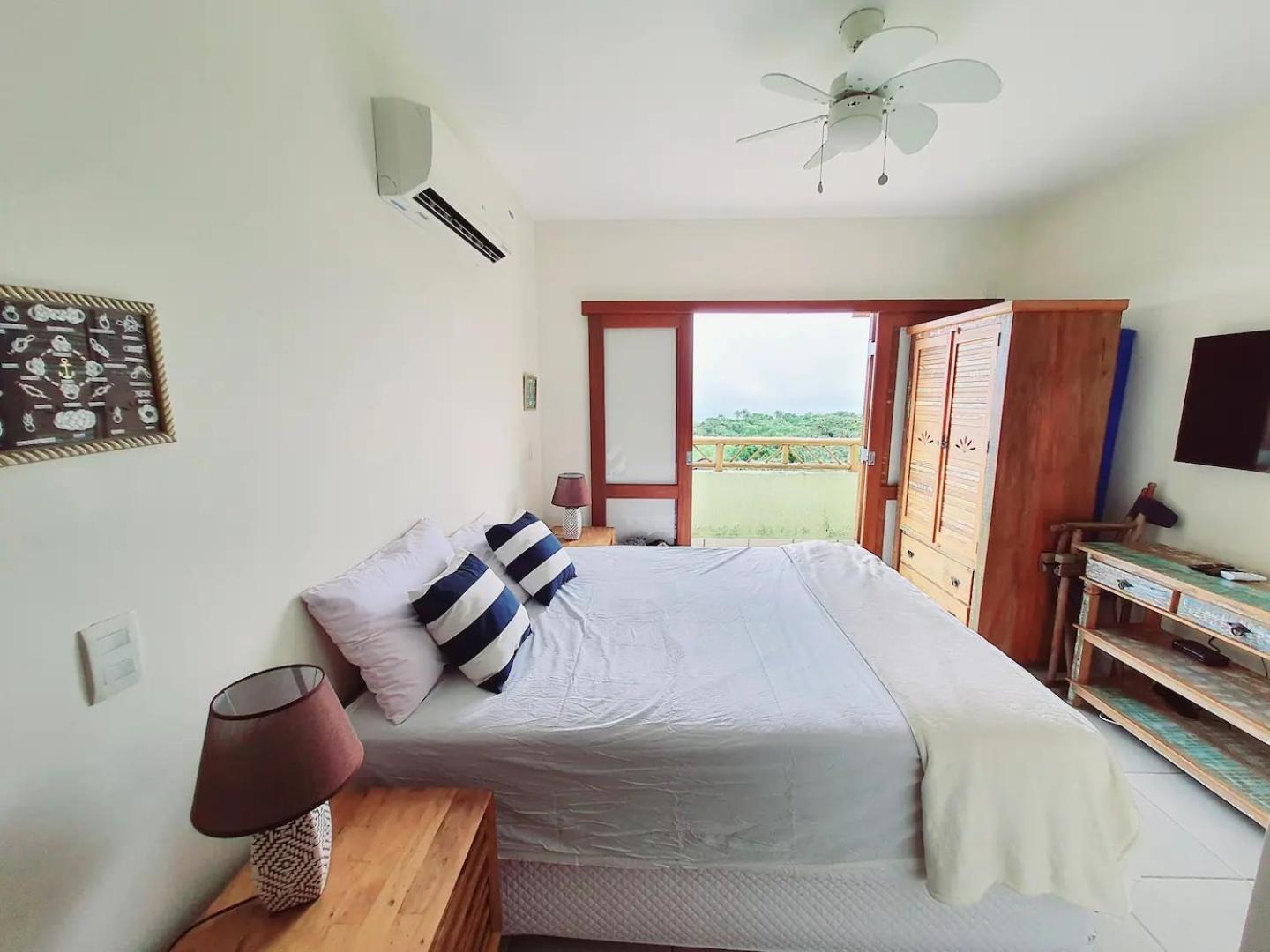 Residência em condom, 1 ou 2 suítes, vista para o mar, Praia do Curral, Ilhabela