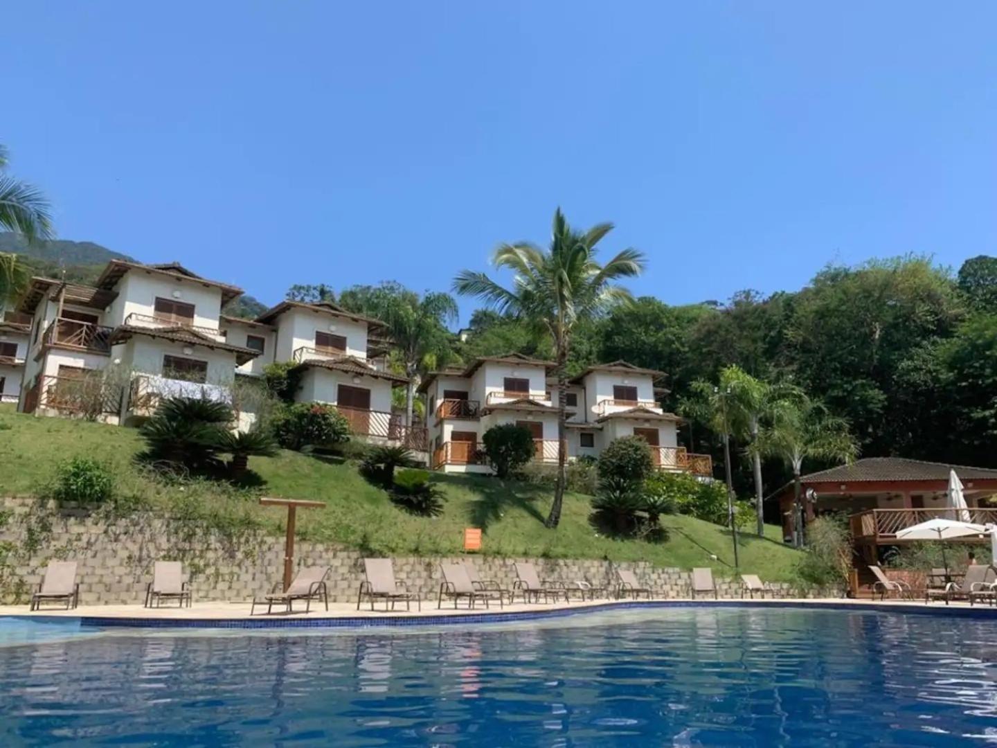 Residência em condom, 1 ou 2 suítes, vista para o mar, Praia do Curral, Ilhabela