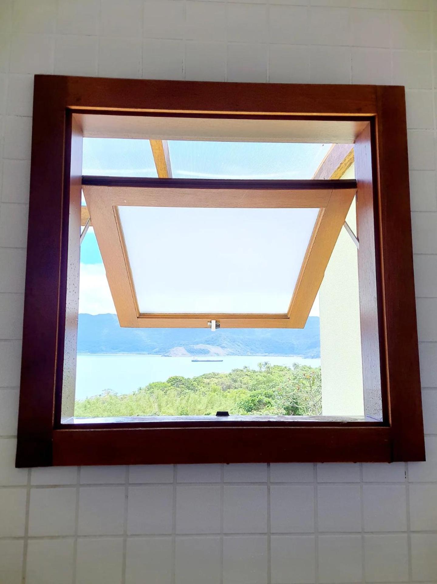 Residência em condom, 1 ou 2 suítes, vista para o mar, Praia do Curral, Ilhabela