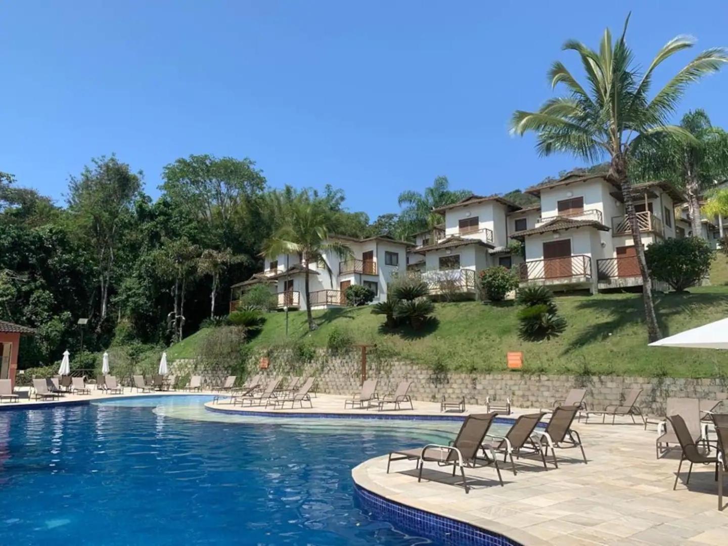 Residência em condom, 1 ou 2 suítes, vista para o mar, Praia do Curral, Ilhabela