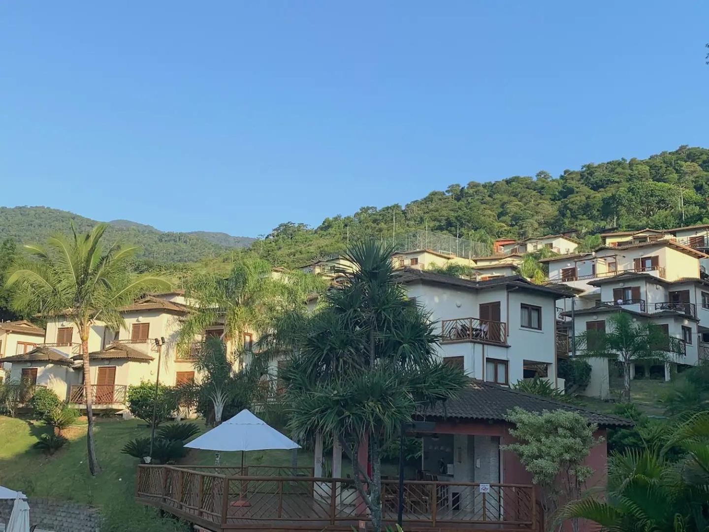 Residência em condom, 1 ou 2 suítes, vista para o mar, Praia do Curral, Ilhabela