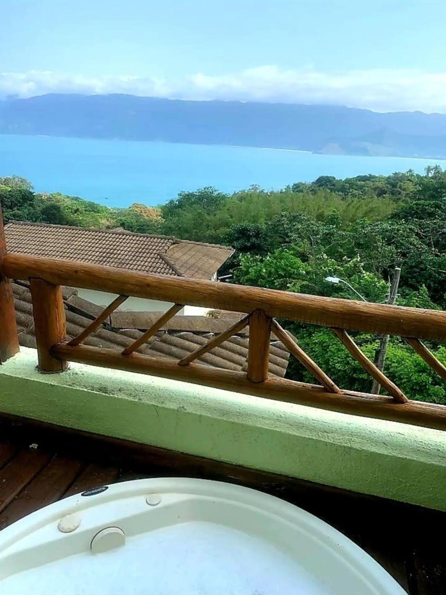 Residência em condom, 1 ou 2 suítes, vista para o mar, Praia do Curral, Ilhabela