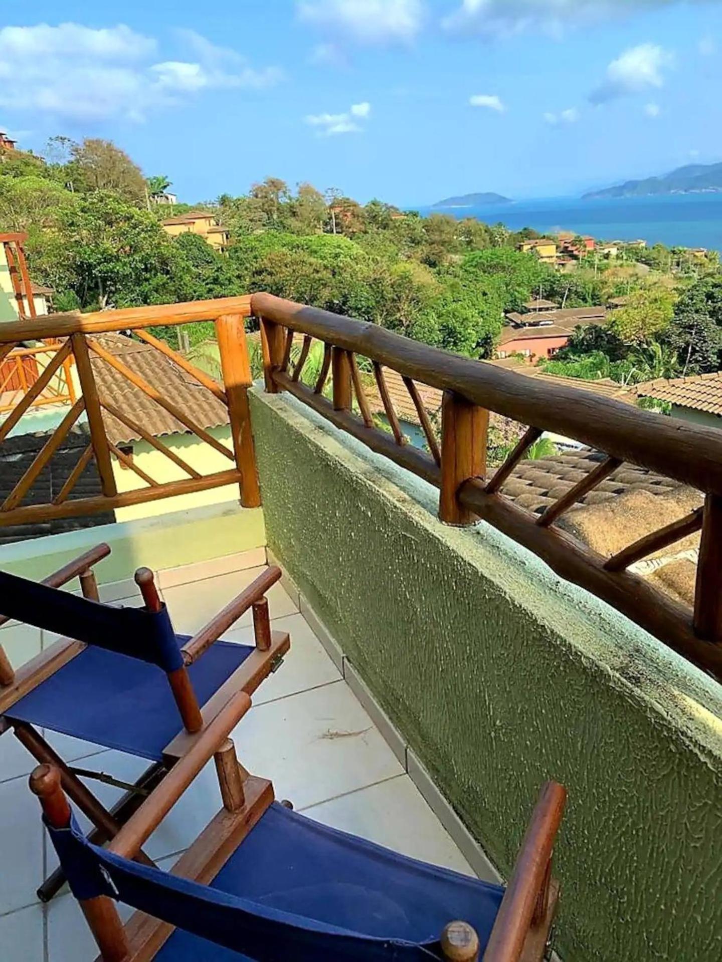 Residência em condom, 1 ou 2 suítes, vista para o mar, Praia do Curral, Ilhabela