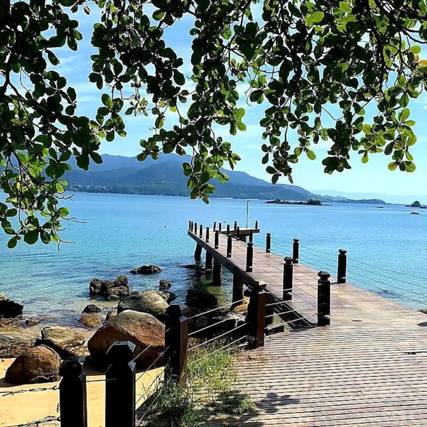 Residência em condom, 1 ou 2 suítes, vista para o mar, Praia do Curral, Ilhabela