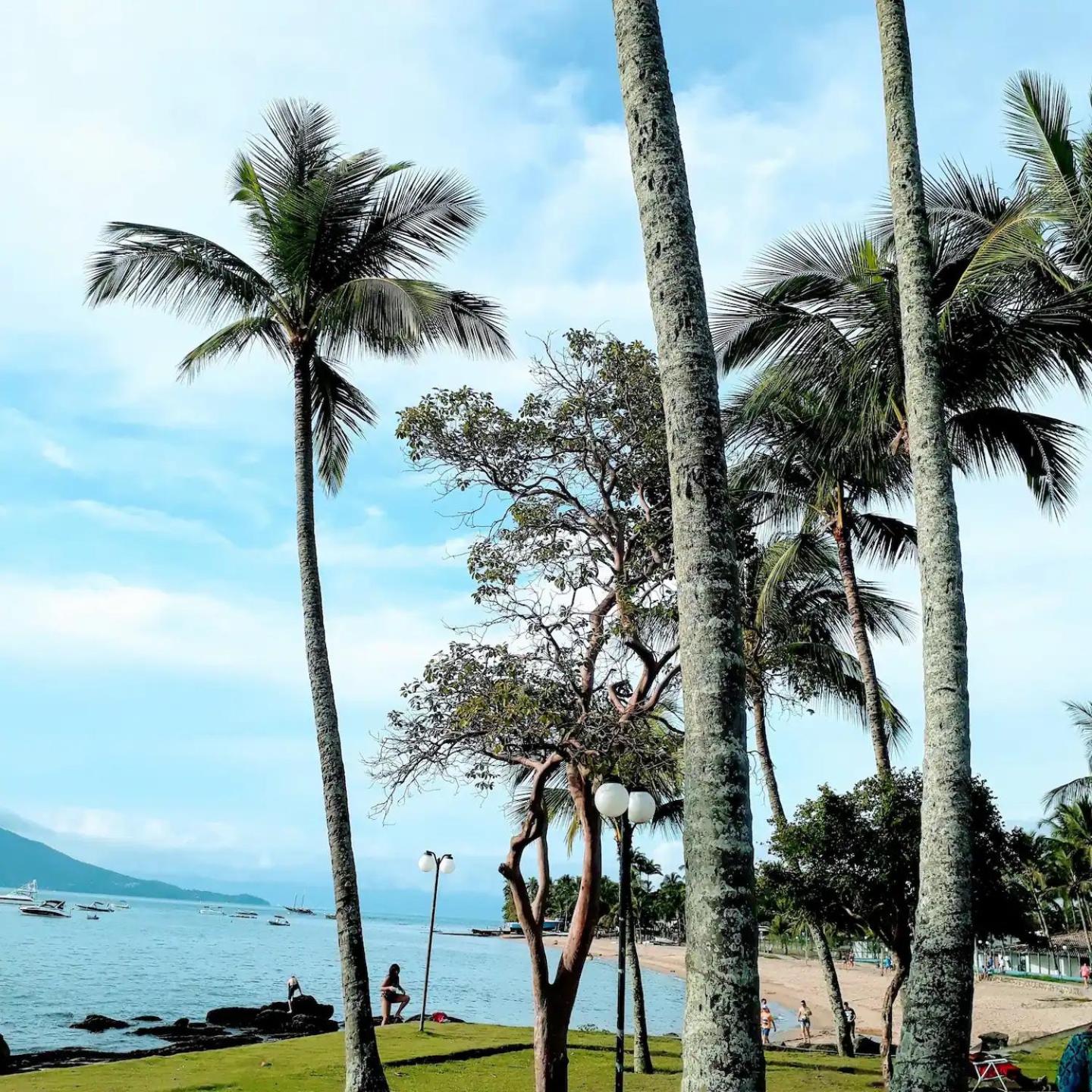 Residência em condom, 1 ou 2 suítes, vista para o mar, Praia do Curral, Ilhabela