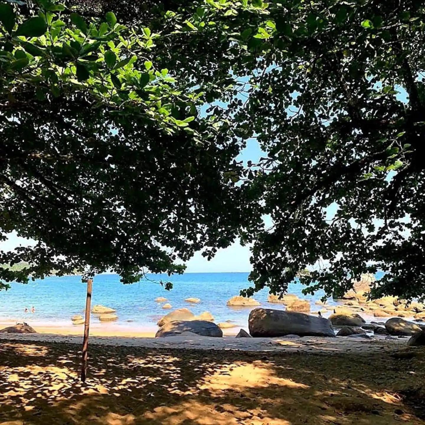 Residência em condom, 1 ou 2 suítes, vista para o mar, Praia do Curral, Ilhabela