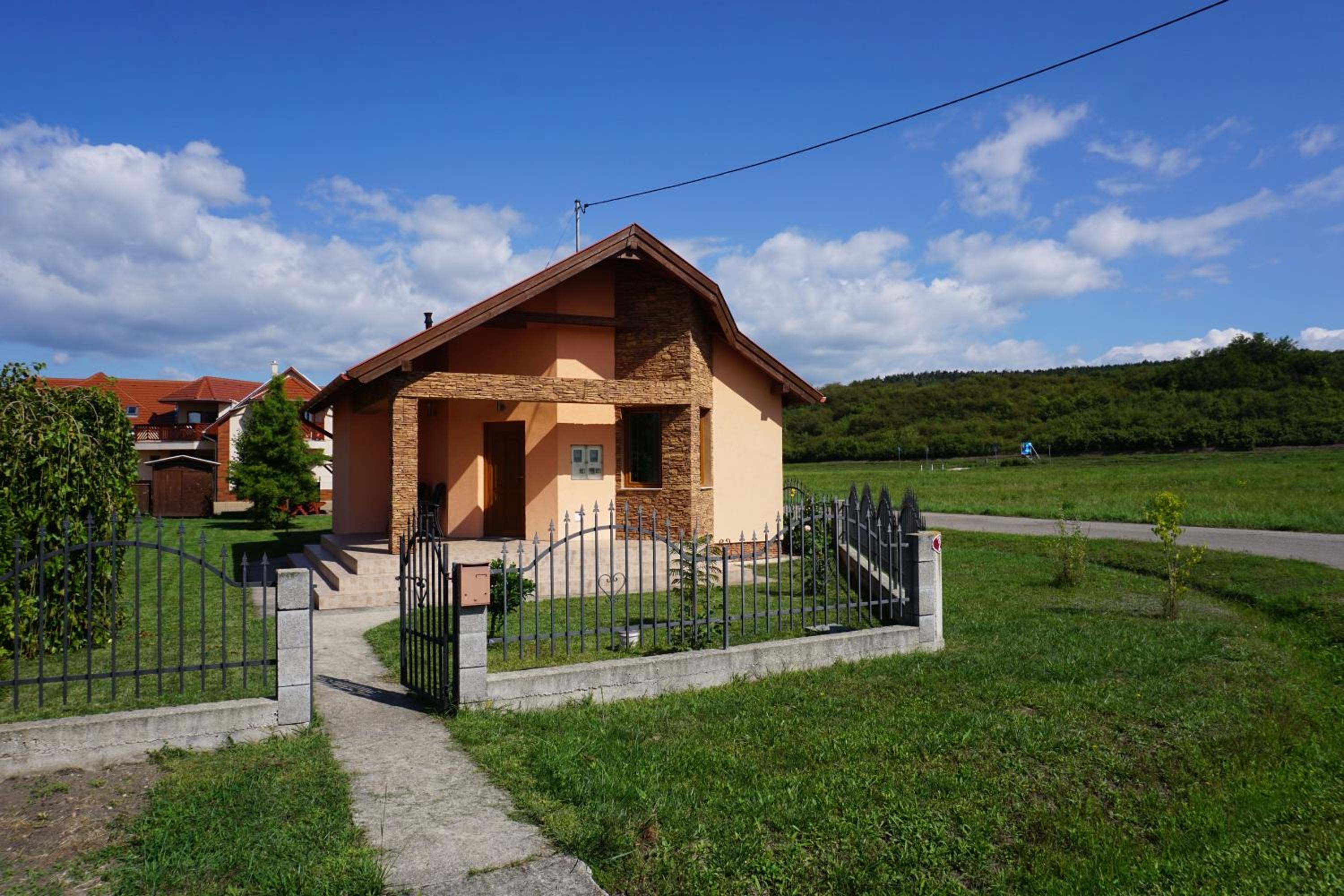 FŰZFA VENDÉGHÁZ