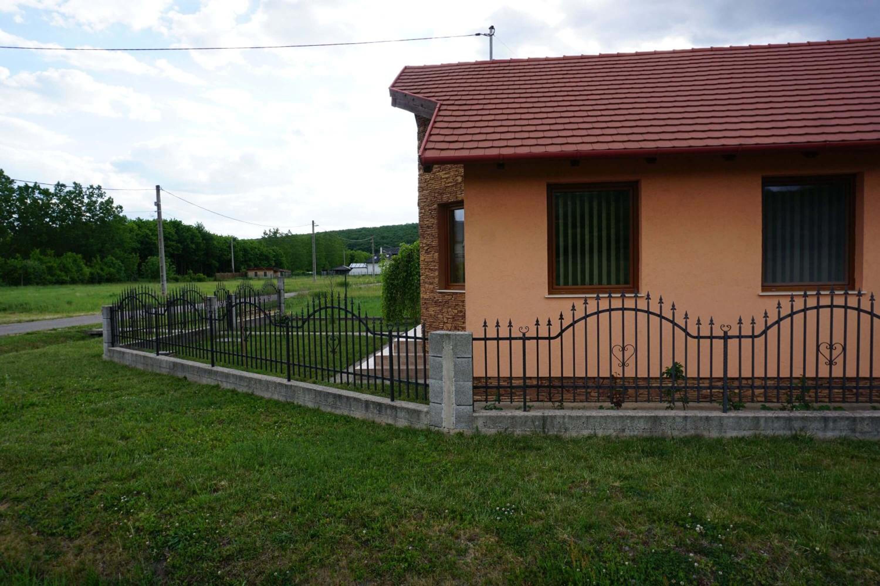Photo 33
