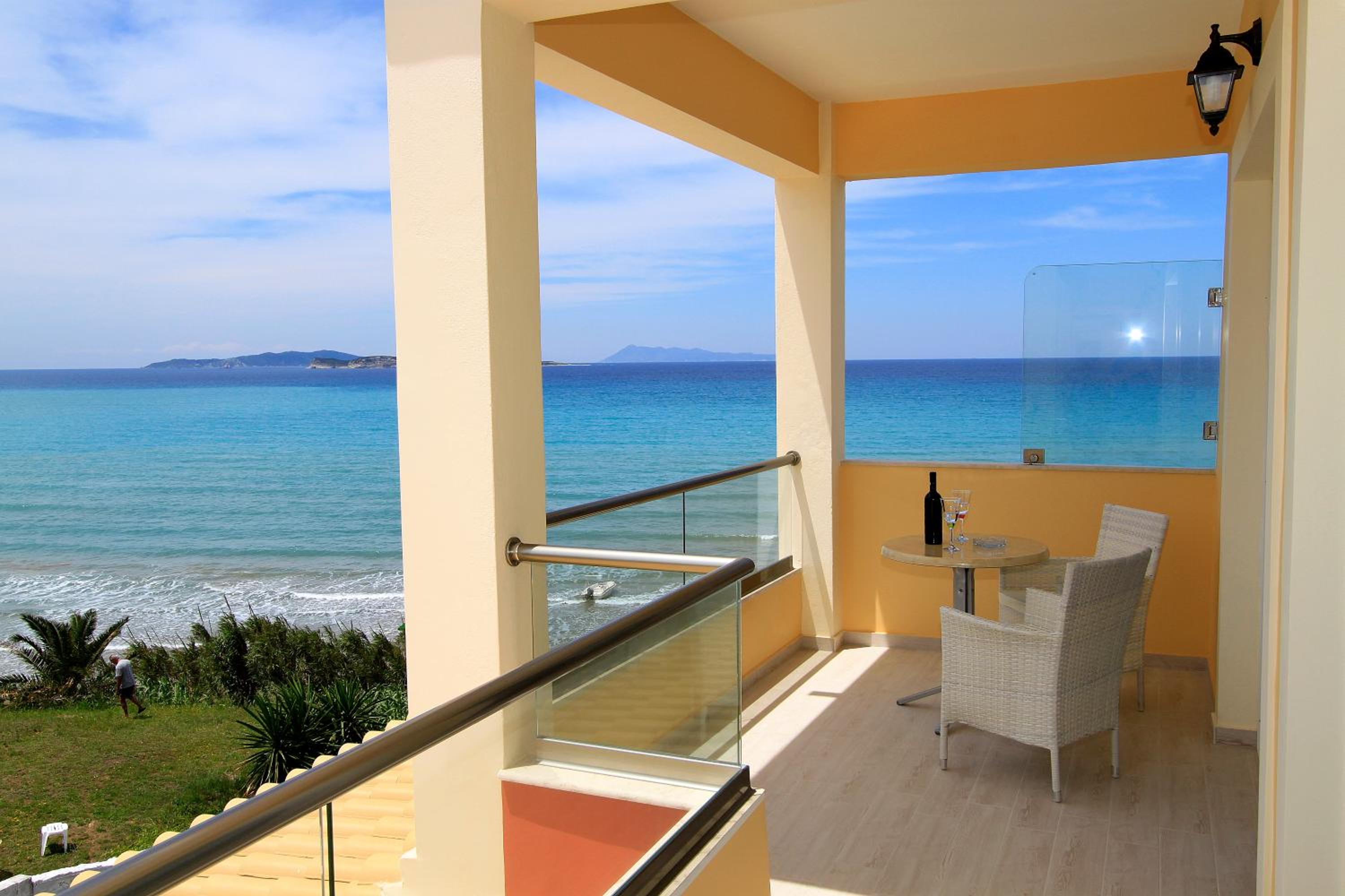 Paralia Luxury Suites