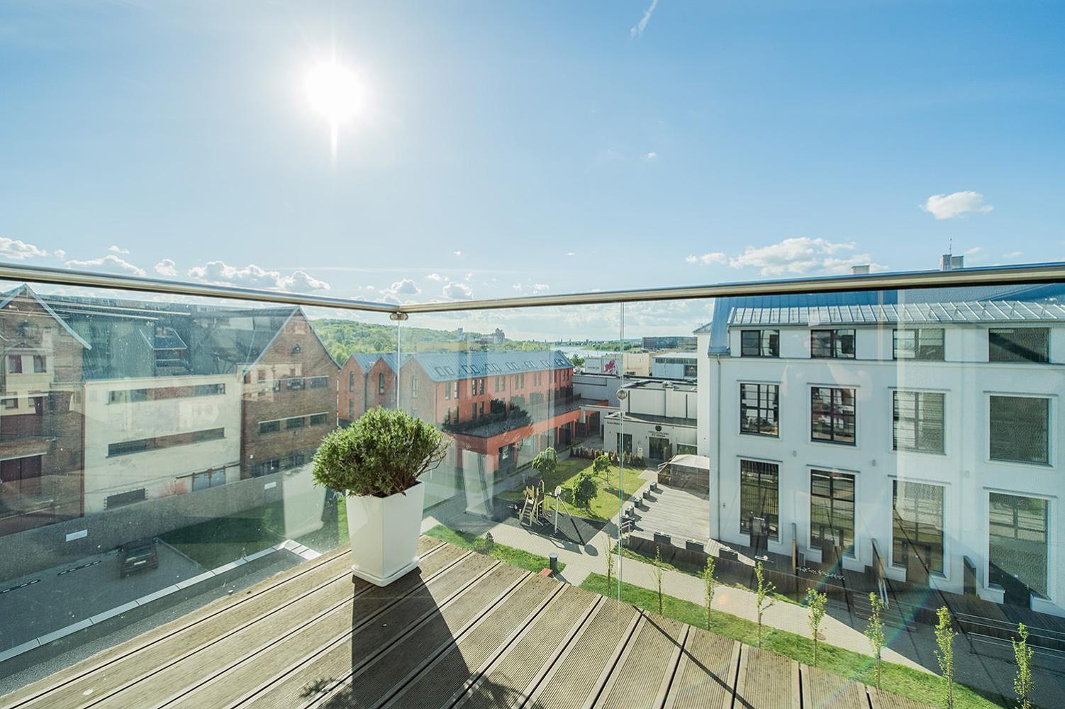 64LT Riverside Apartment near Nord Clinic & Žalgirio Arena view 4