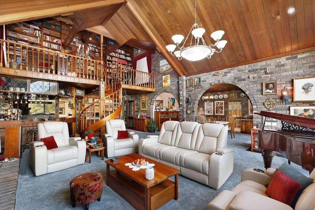 Beautiful Resort Style Living in Lascala 126