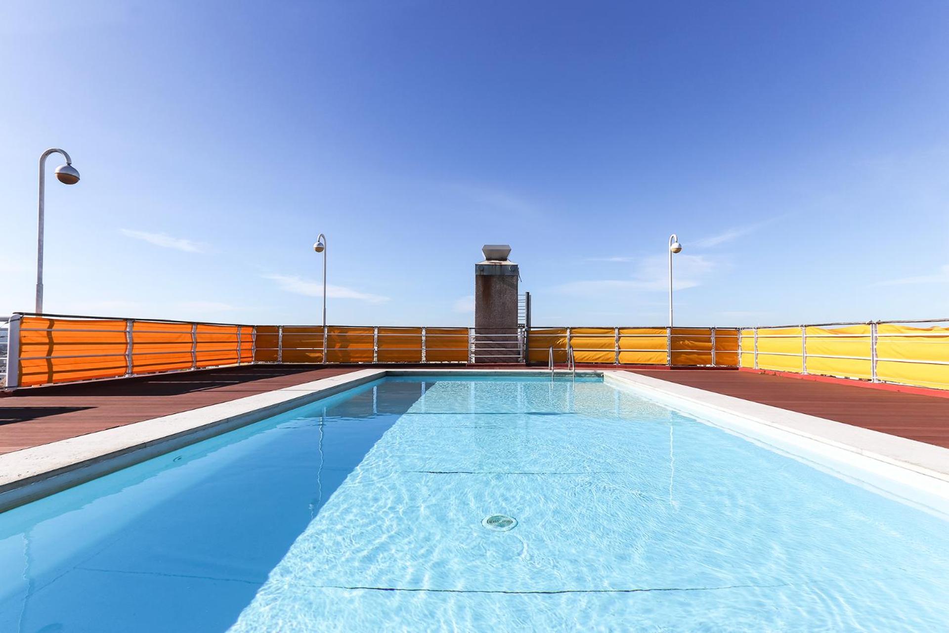 Lisbon Flower 360º - Your Lovely Flat with Pool and Parking view 2