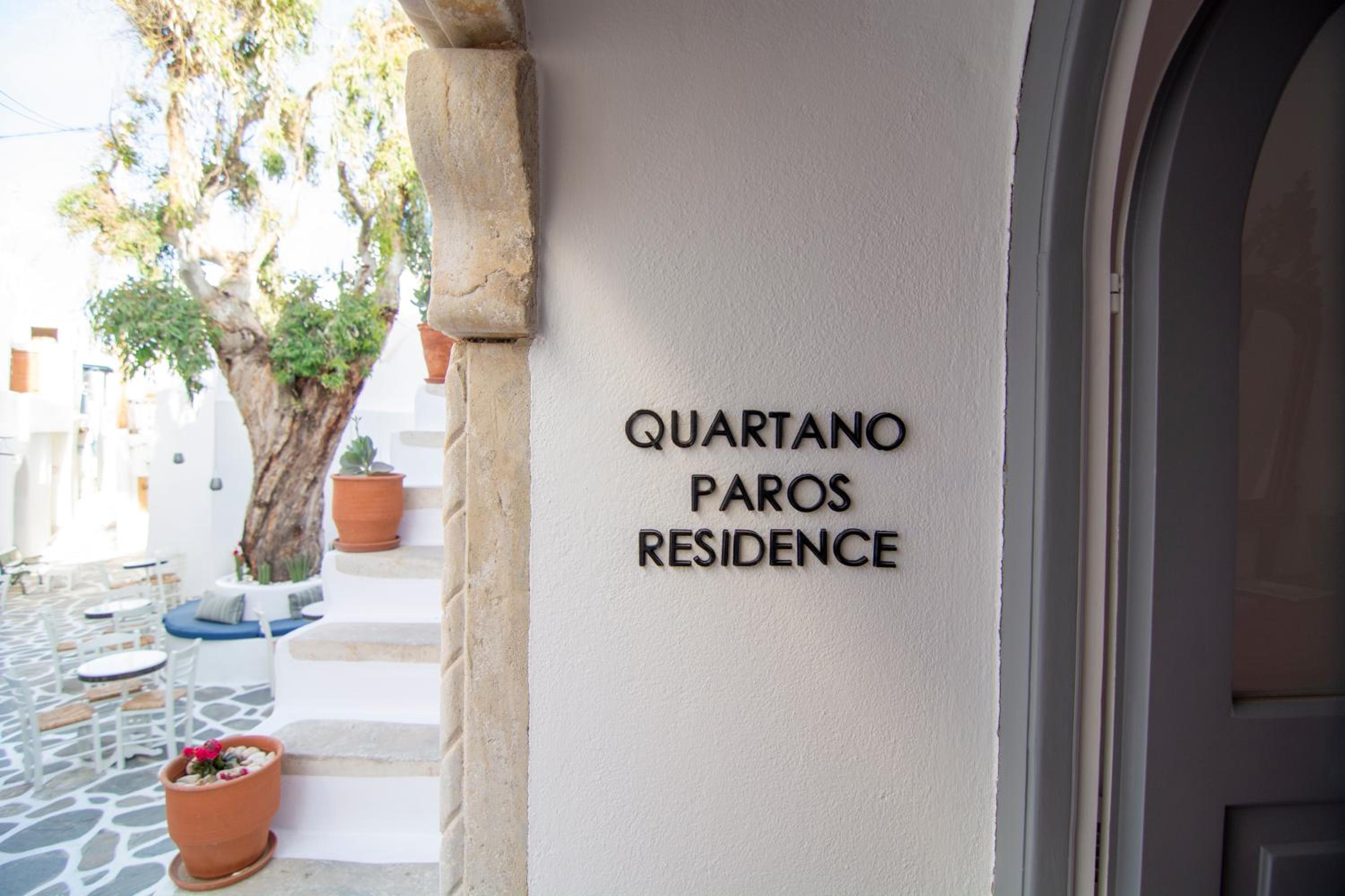 Quartano Paros Residence