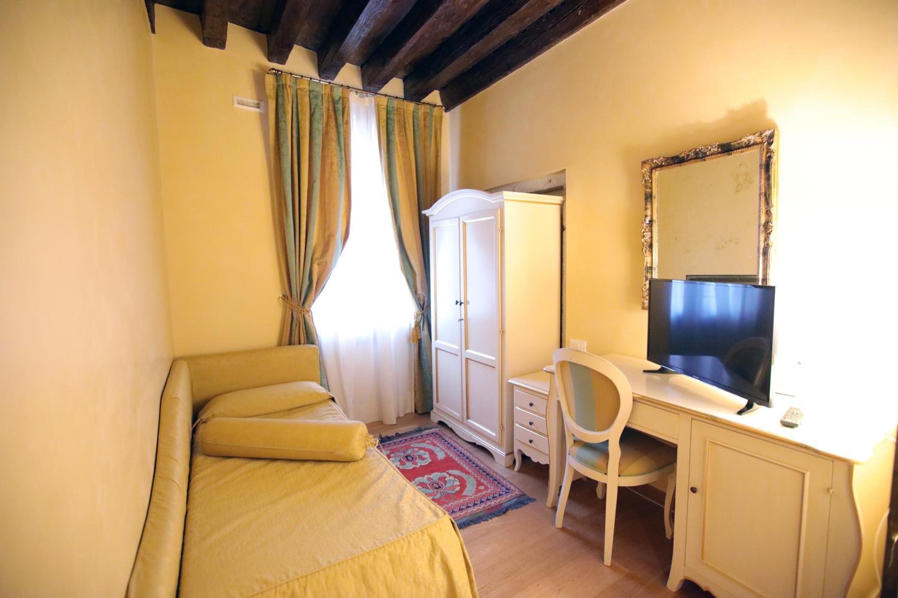 Alla Vigna - Room Only