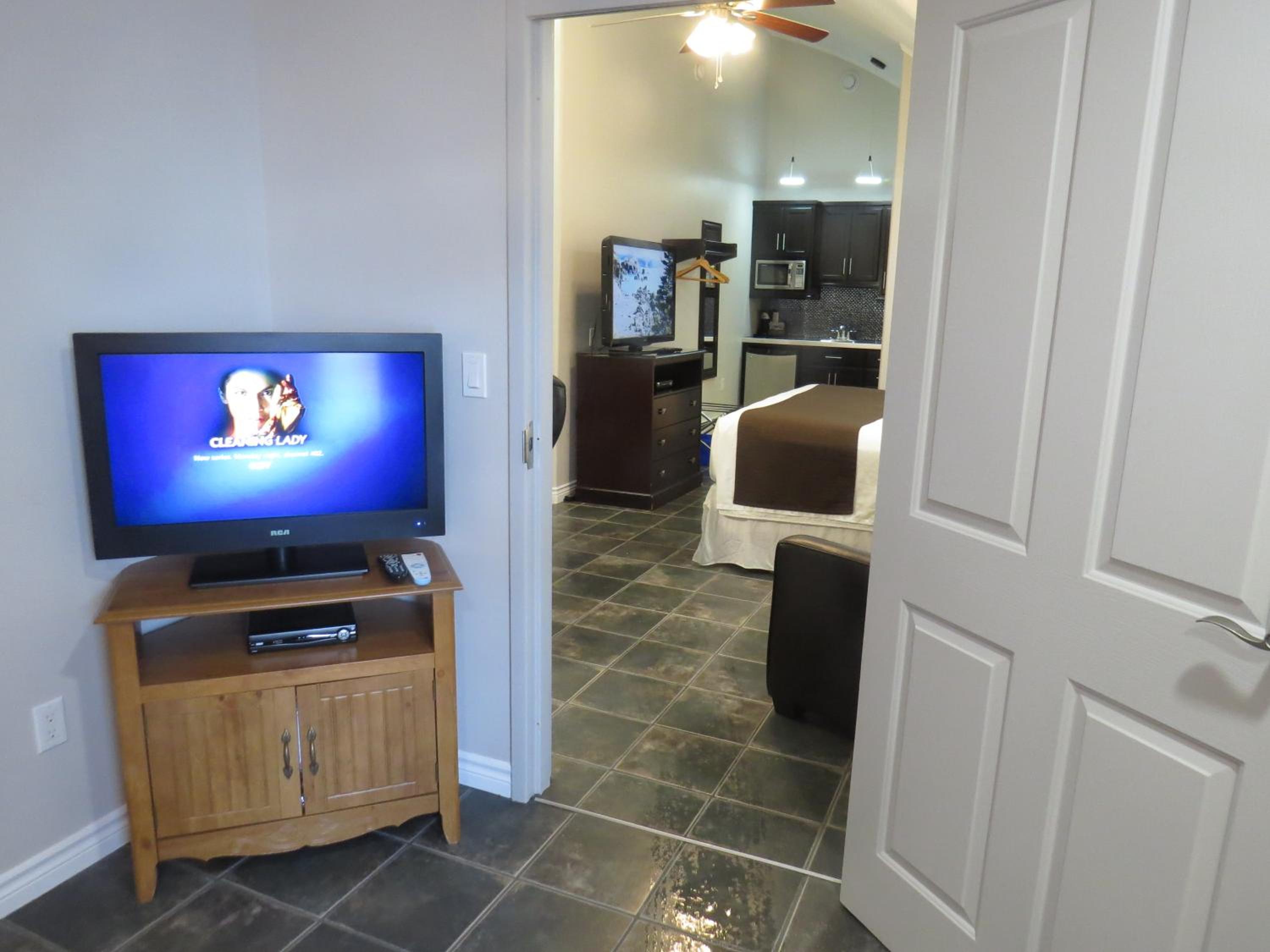 Dockside Suites