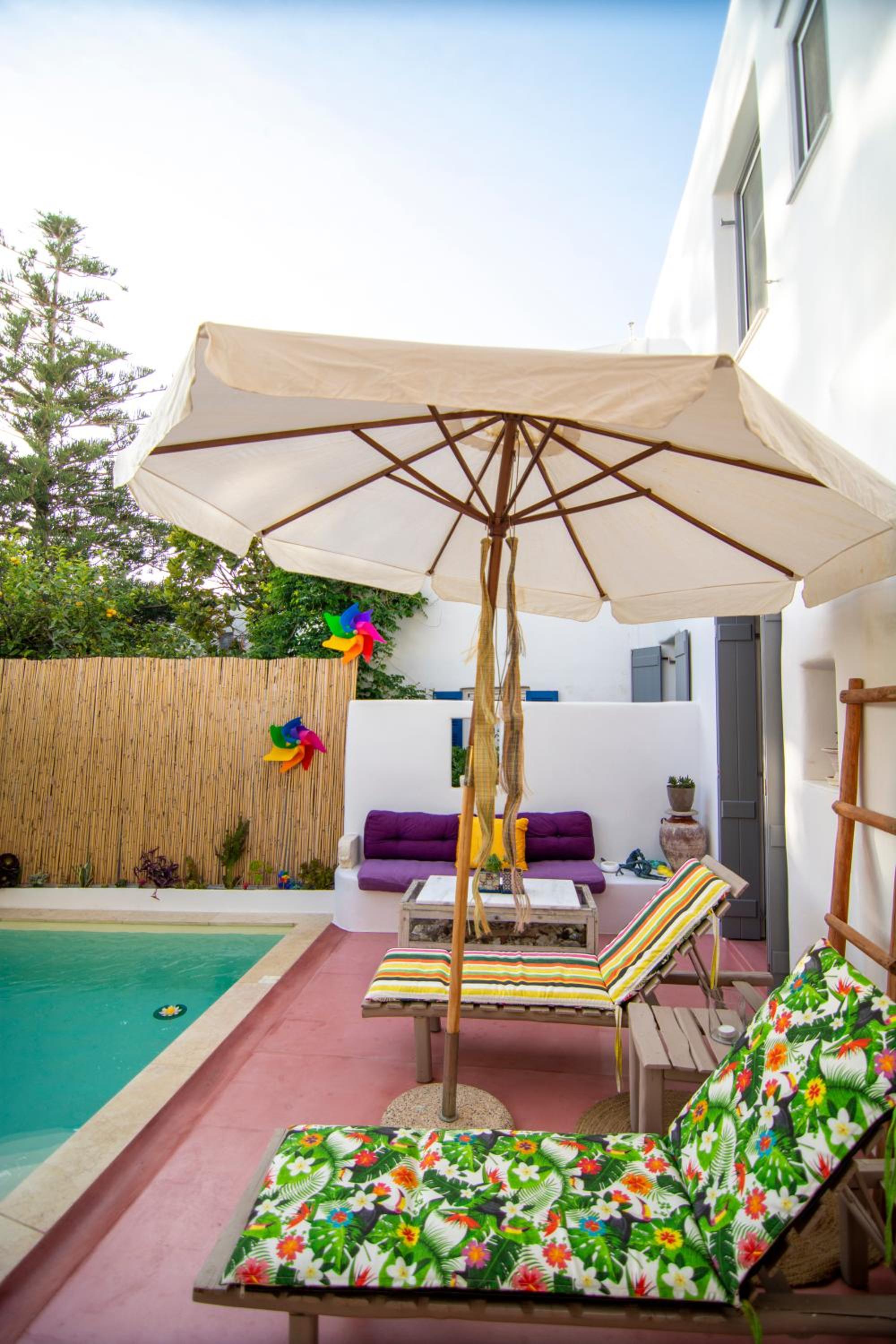 Quartano Paros Residence