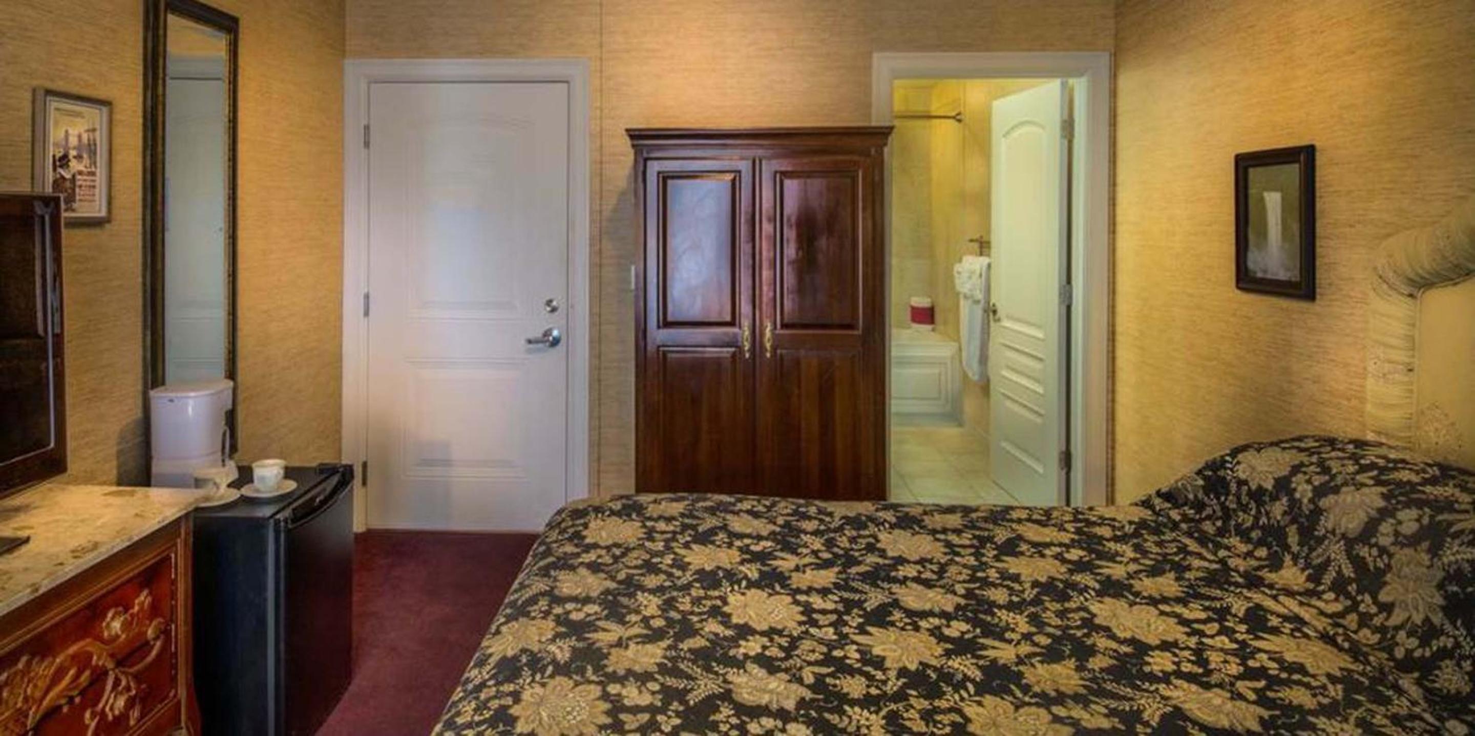 Red Coach Inn