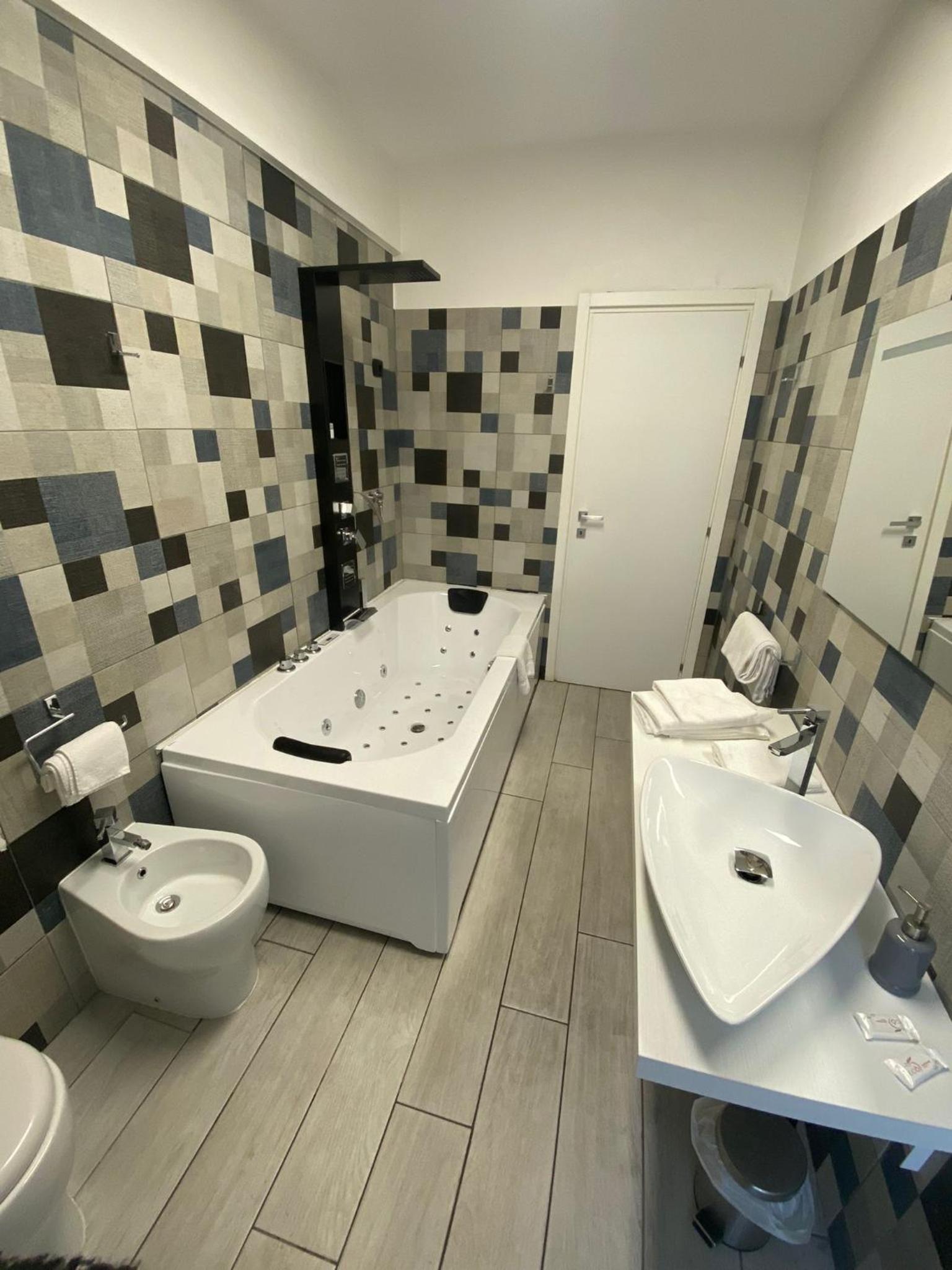 B2In Suite & Office