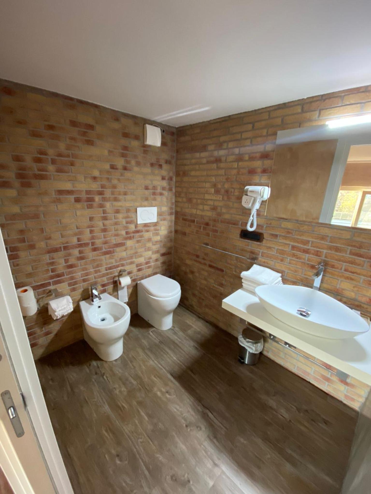 B2In Suite & Office