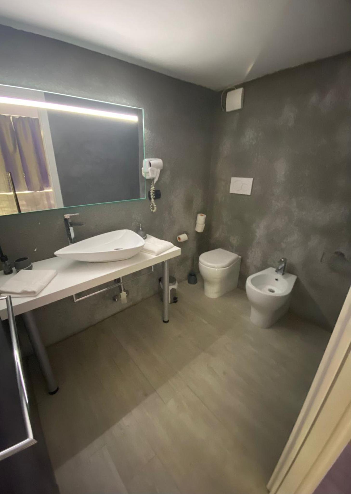 B2In Suite & Office