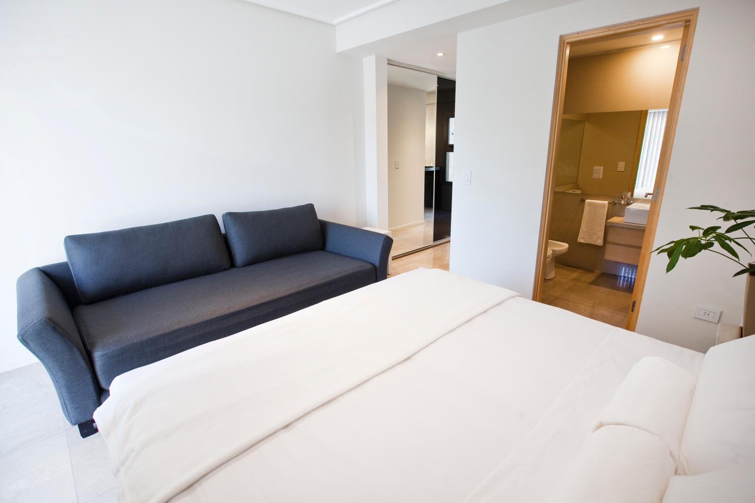 Le Montreal Apartments