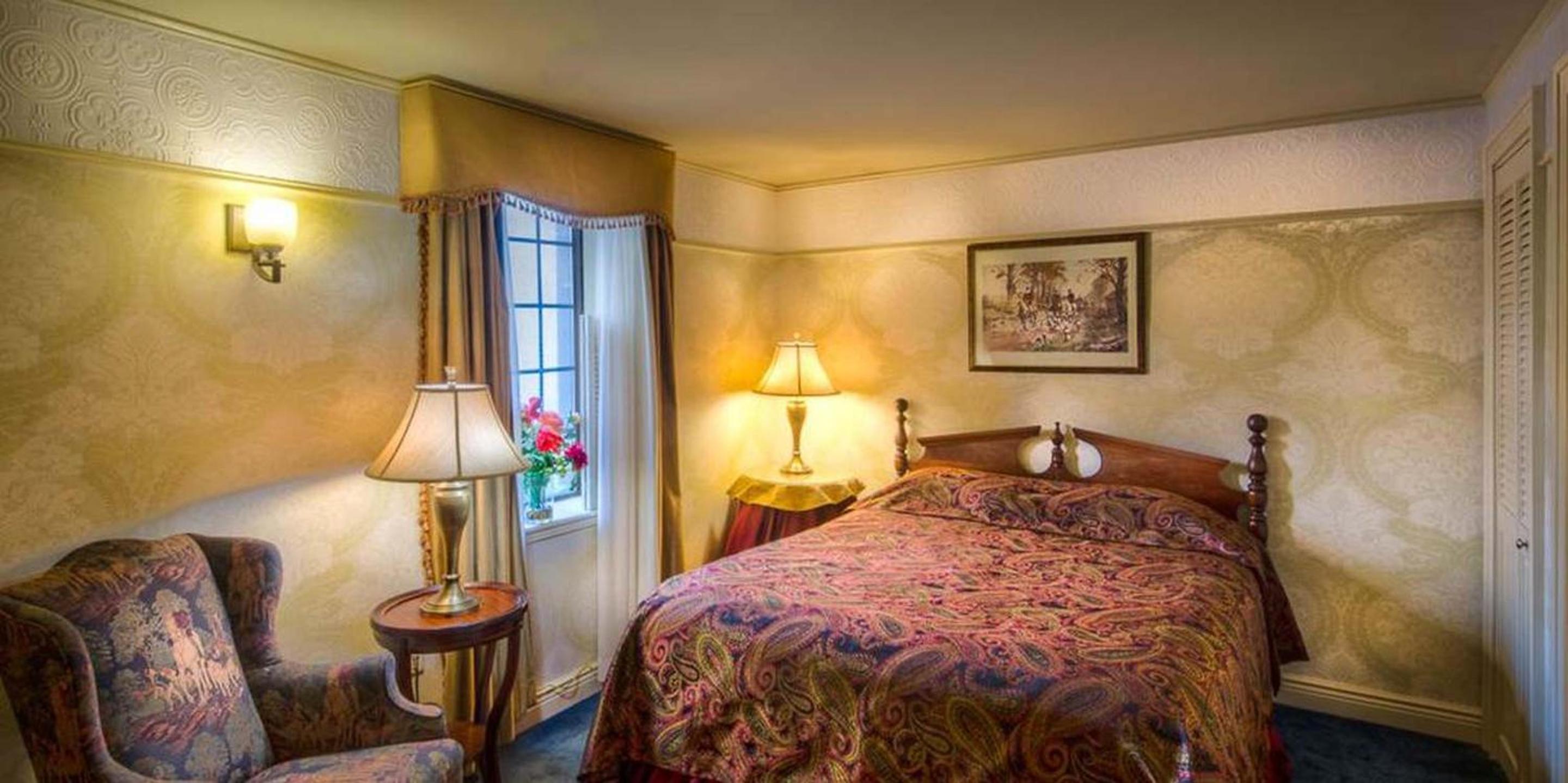 Red Coach Inn