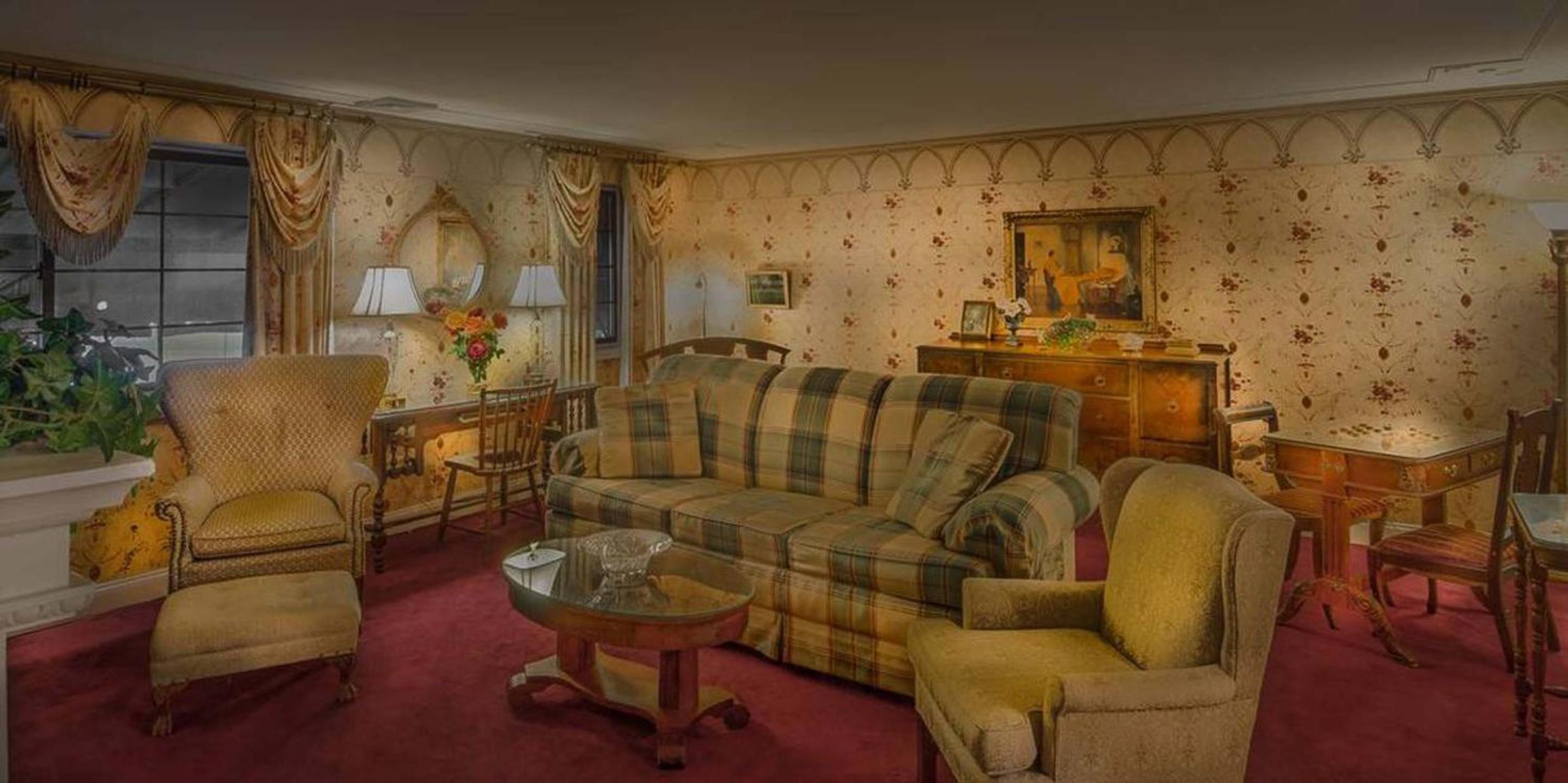 Red Coach Inn
