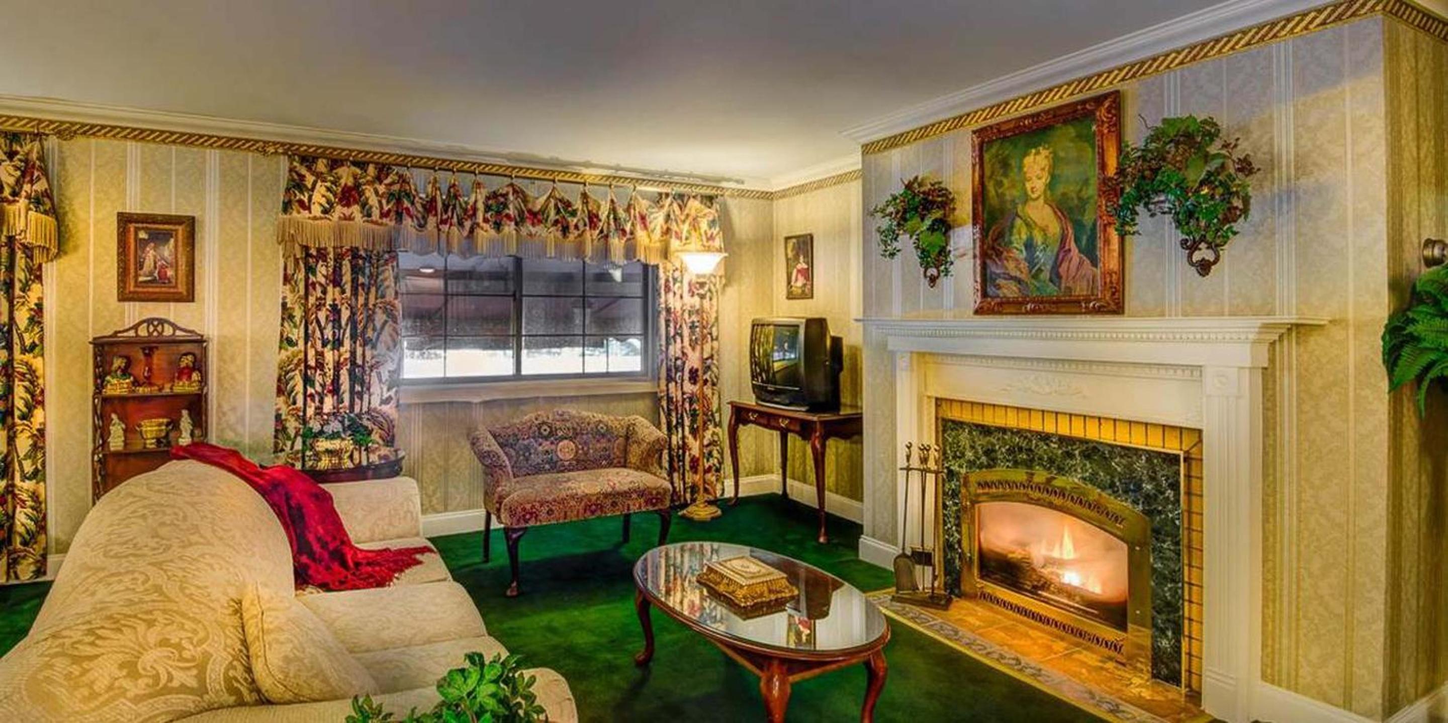 Red Coach Inn