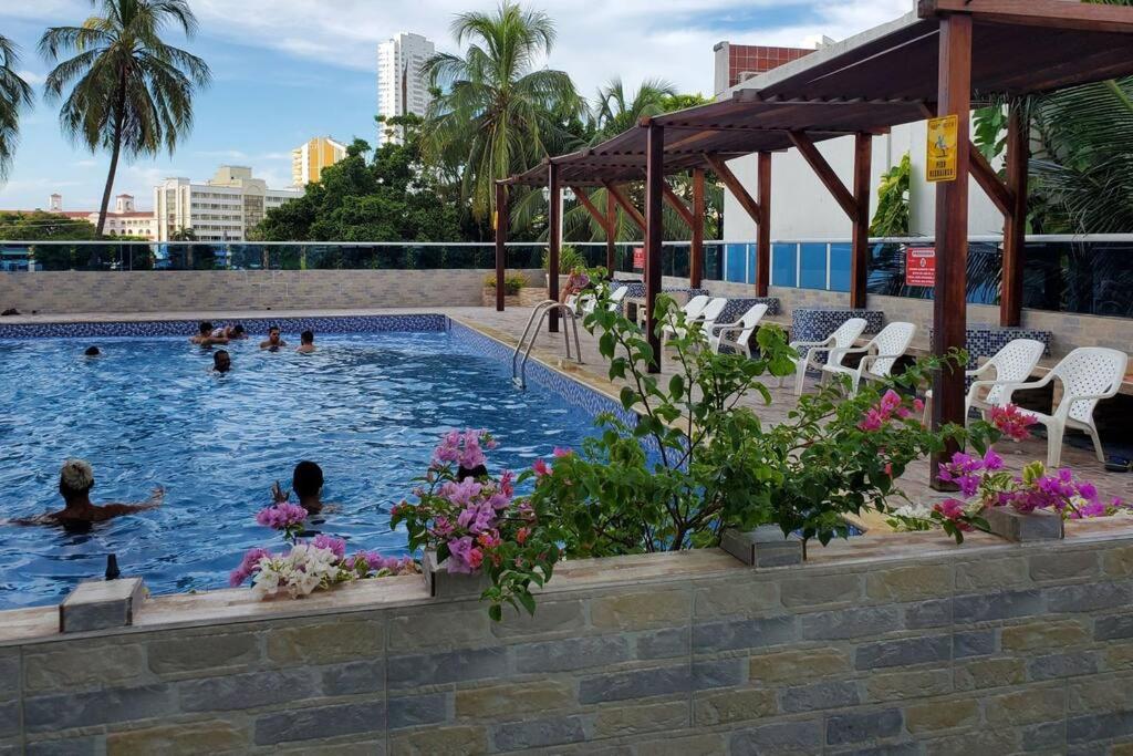 Apartamento con VISTA AL MAR, A una cuadra de la PLAYA. Piso 16