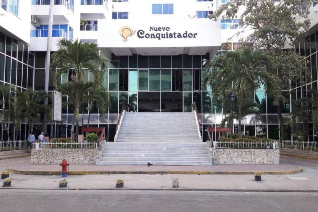 Apartamento con VISTA AL MAR, A una cuadra de la PLAYA. Piso 16