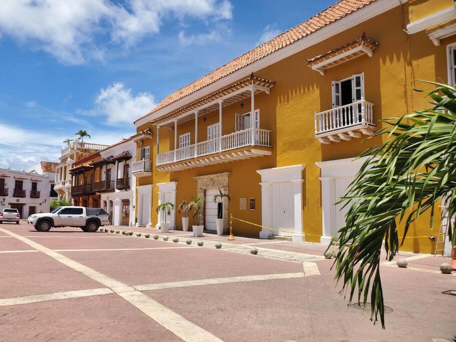 Apartamento con VISTA AL MAR, A una cuadra de la PLAYA. Piso 16