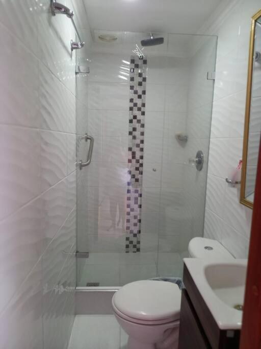 Apartamento con VISTA AL MAR, A una cuadra de la PLAYA. Piso 16