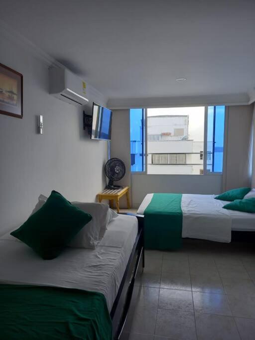Apartamento con VISTA AL MAR, A una cuadra de la PLAYA. Piso 16