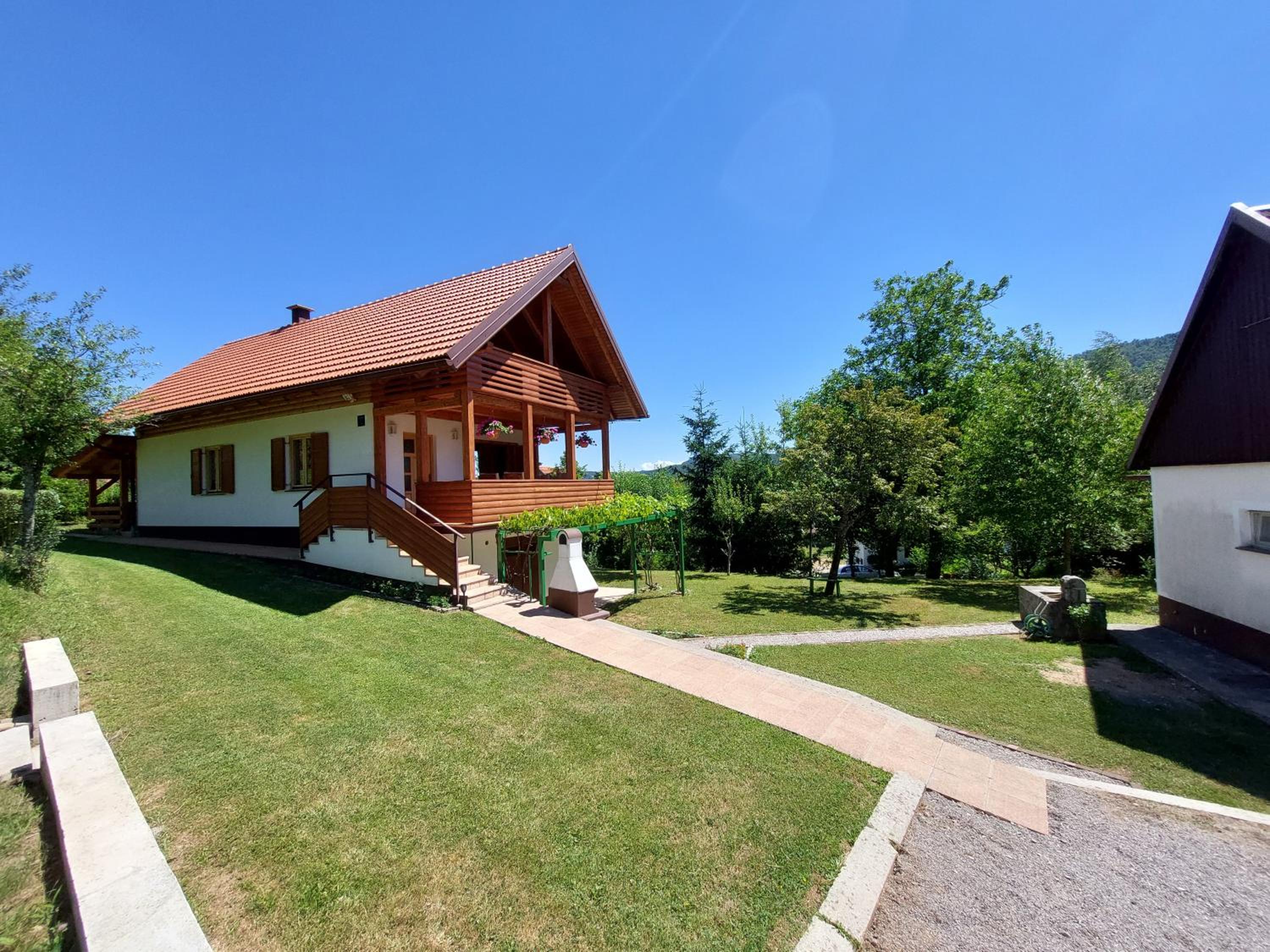 Holiday home Tihovo view 3