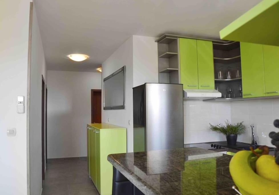 Sea La Vie Holiday home with pool view 5