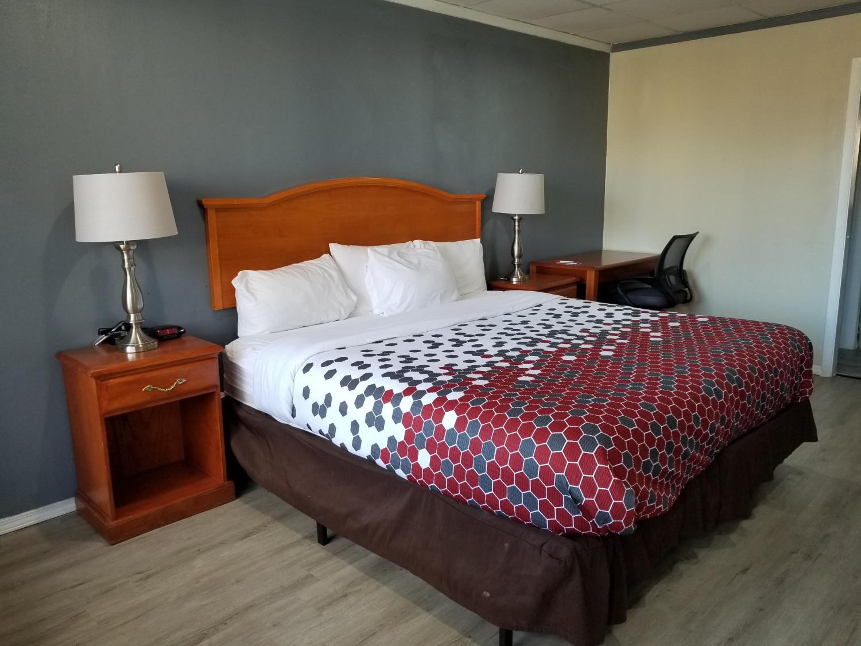 Wytheville Vacations - Econo Lodge Wytheville I-77 I-81 - Property Image 23