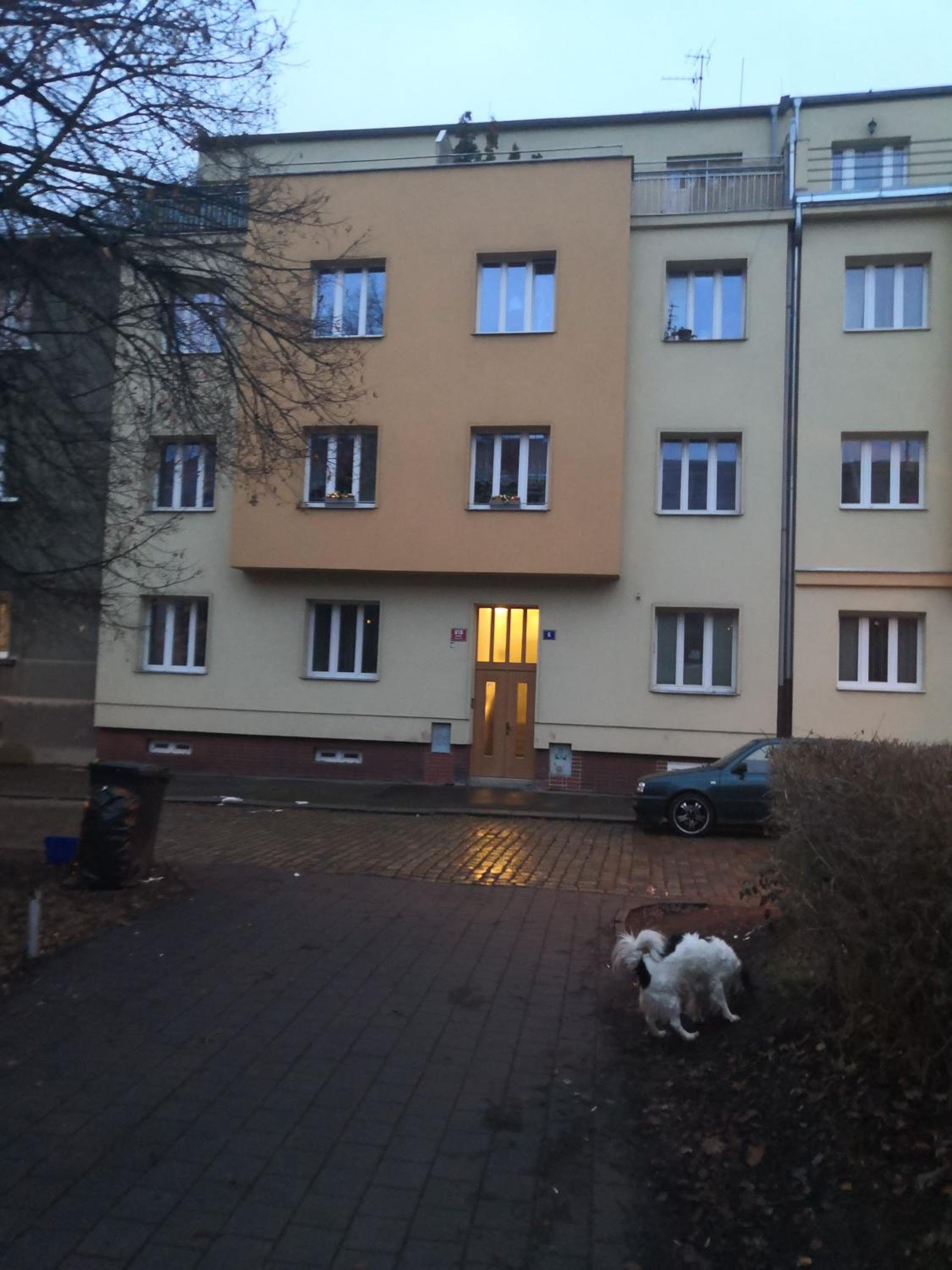 Economy flat 18 minutes from Vaclavske namesti