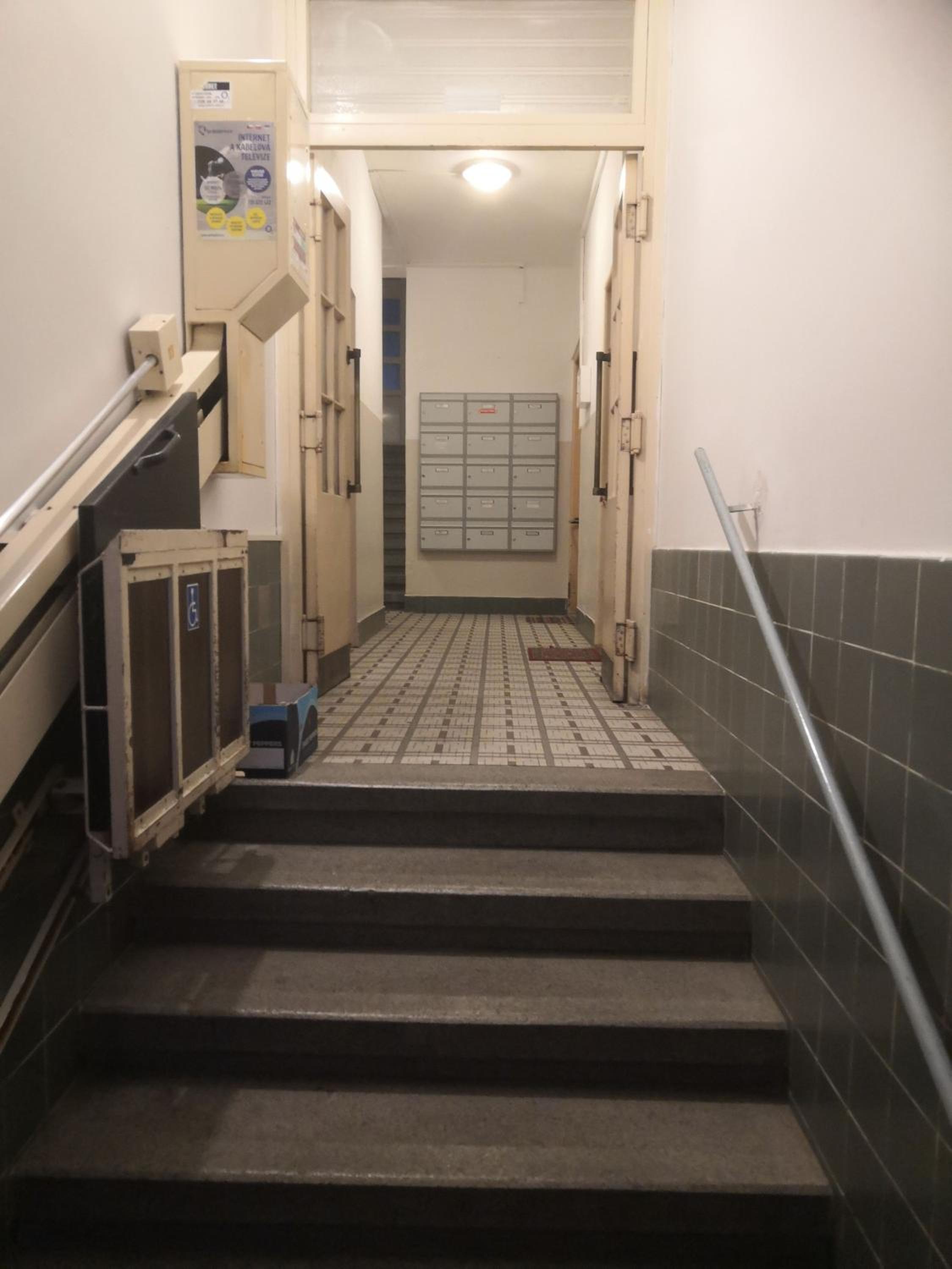 Economy flat 18 minutes from Vaclavske namesti